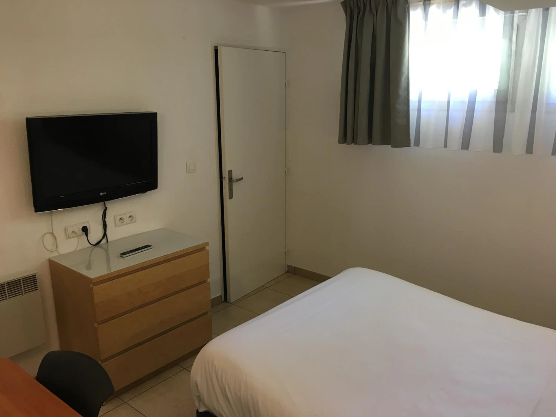 Chambre disponible pour un séminaire d'entreprise à Hotel & Restaurant Heliotel - Montferrier-sur-Lez