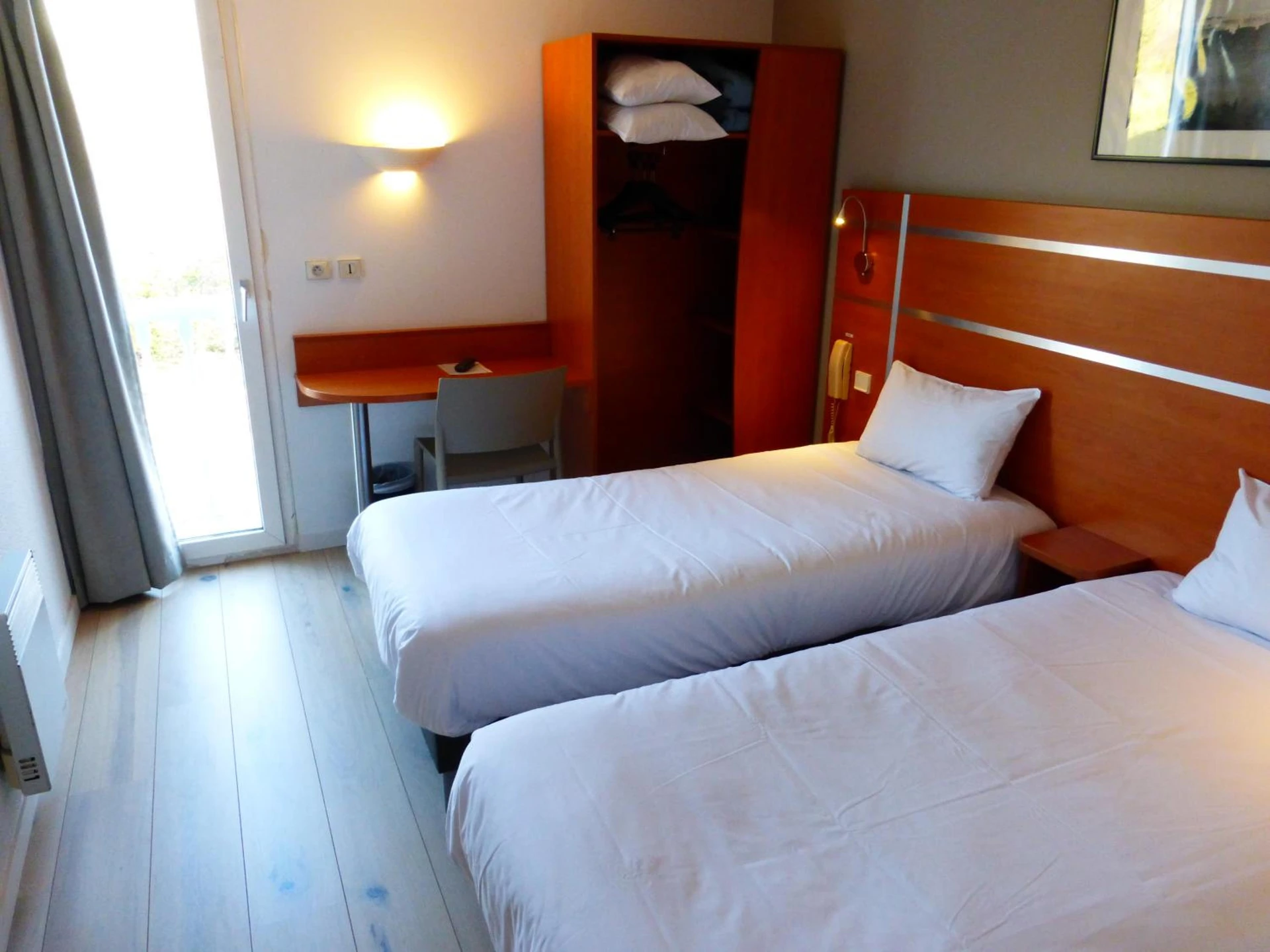Magnifique chambre pour un séminaire d'entreprise à Hotel & Restaurant Heliotel - Montferrier-sur-Lez