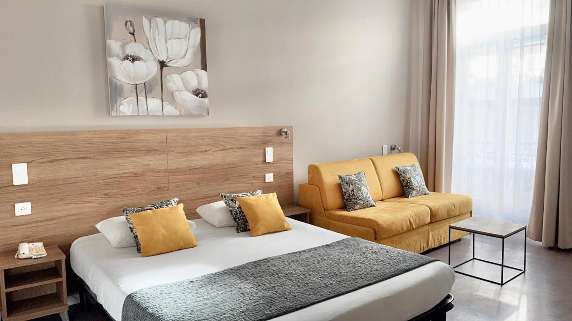Chambre disponible pour un séminaire d'entreprise à Hôtel Helvétique - Nice