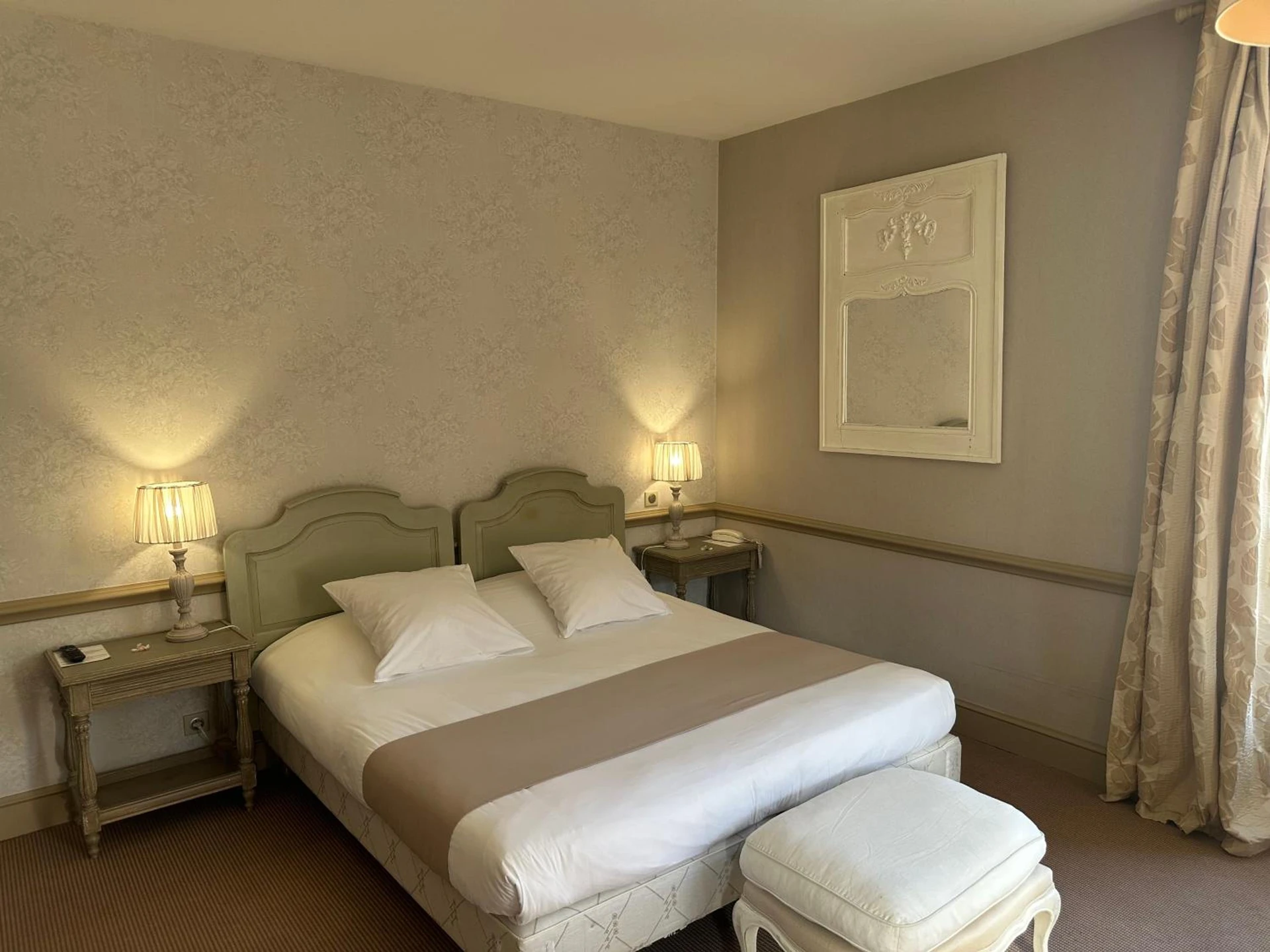 Magnifique chambre pour un séminaire d'entreprise à Hôtel Helvie - Teritoria - Vals-les-Bains