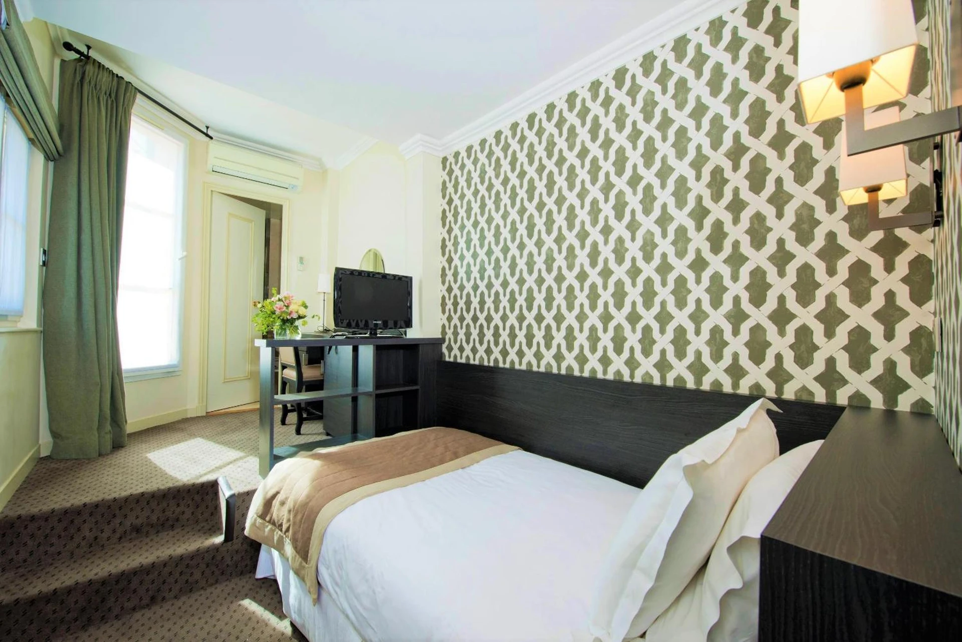 Chambre disponible pour un séminaire d'entreprise à Hôtel Henri IV Rive Gauche - Paris
