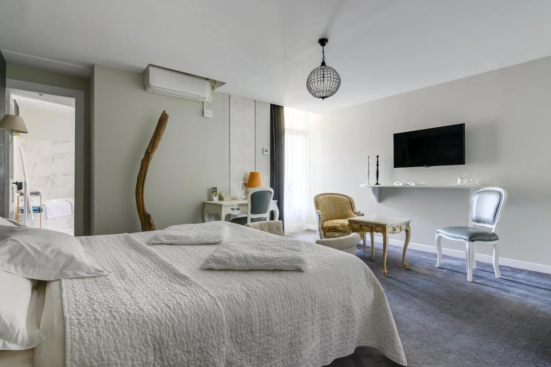 Chambre disponible pour un séminaire d'entreprise à Hôtel Henri IV - Tarbes