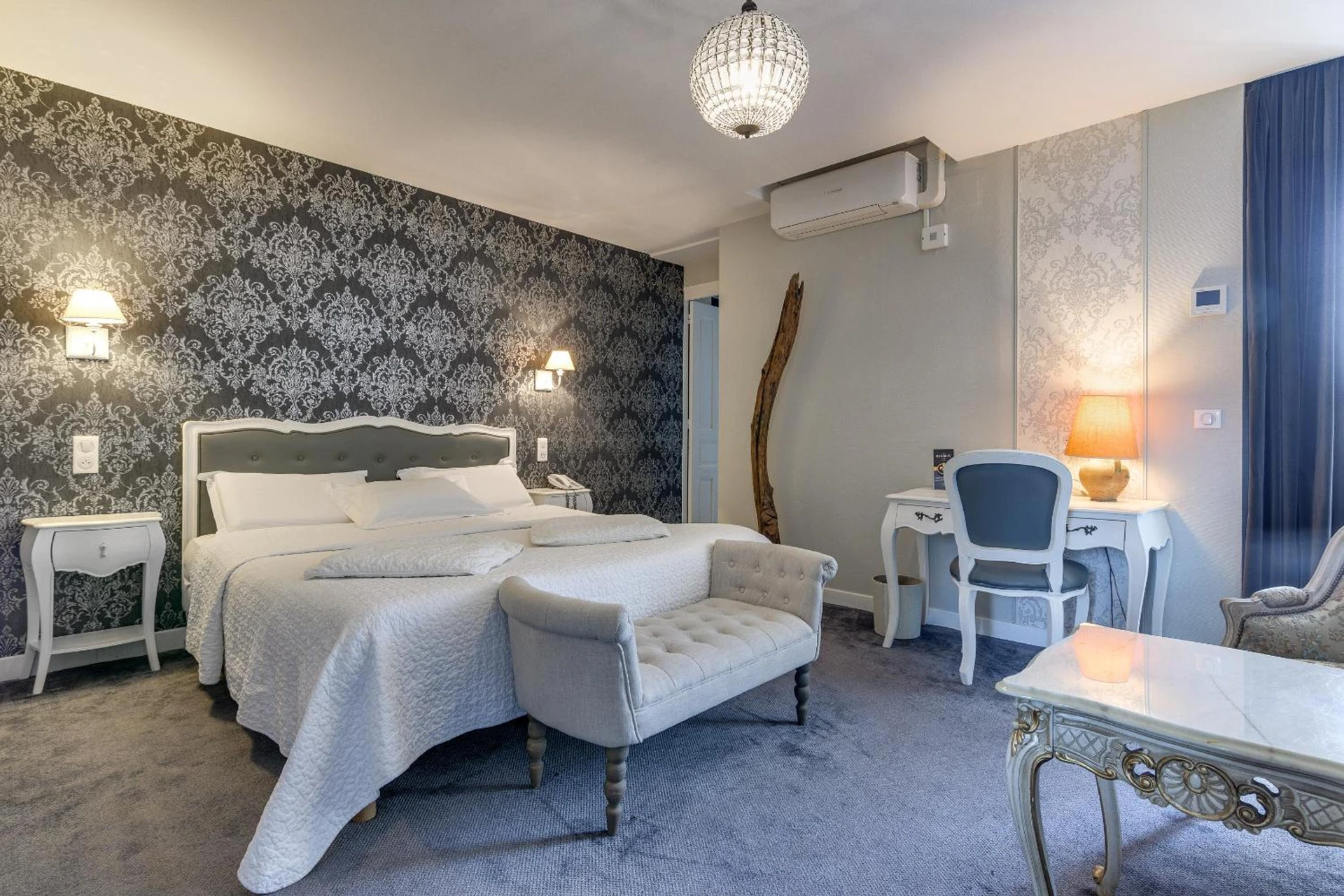Chambre disponible pour un séminaire d'entreprise à Hôtel Henri IV - Tarbes