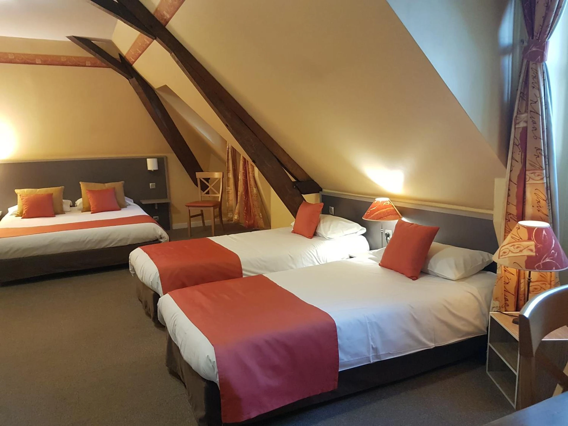 Chambre disponible pour un séminaire d'entreprise à Hotel Henri IV - Coutras