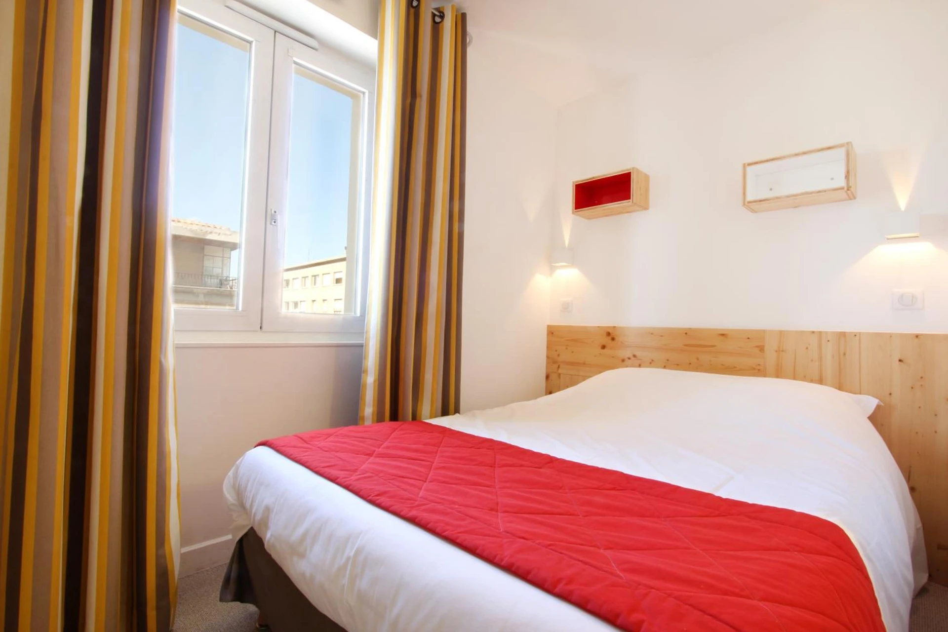 Magnifique chambre pour un séminaire d'entreprise à Hôtel Hermès - Marseille