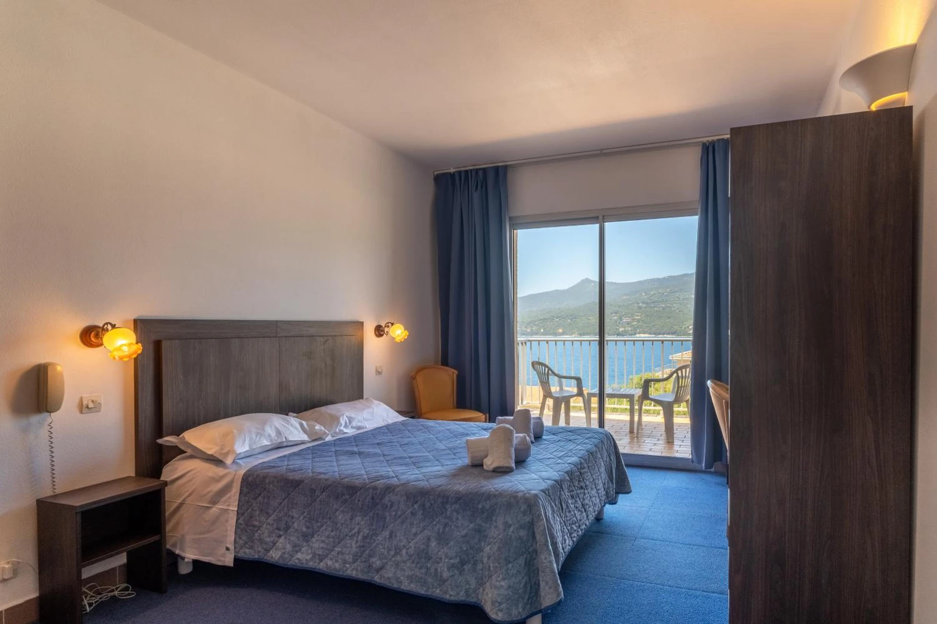 Chambre à Hotel Hibiscus - Organiser un séminaire d'entreprise à Propriano
