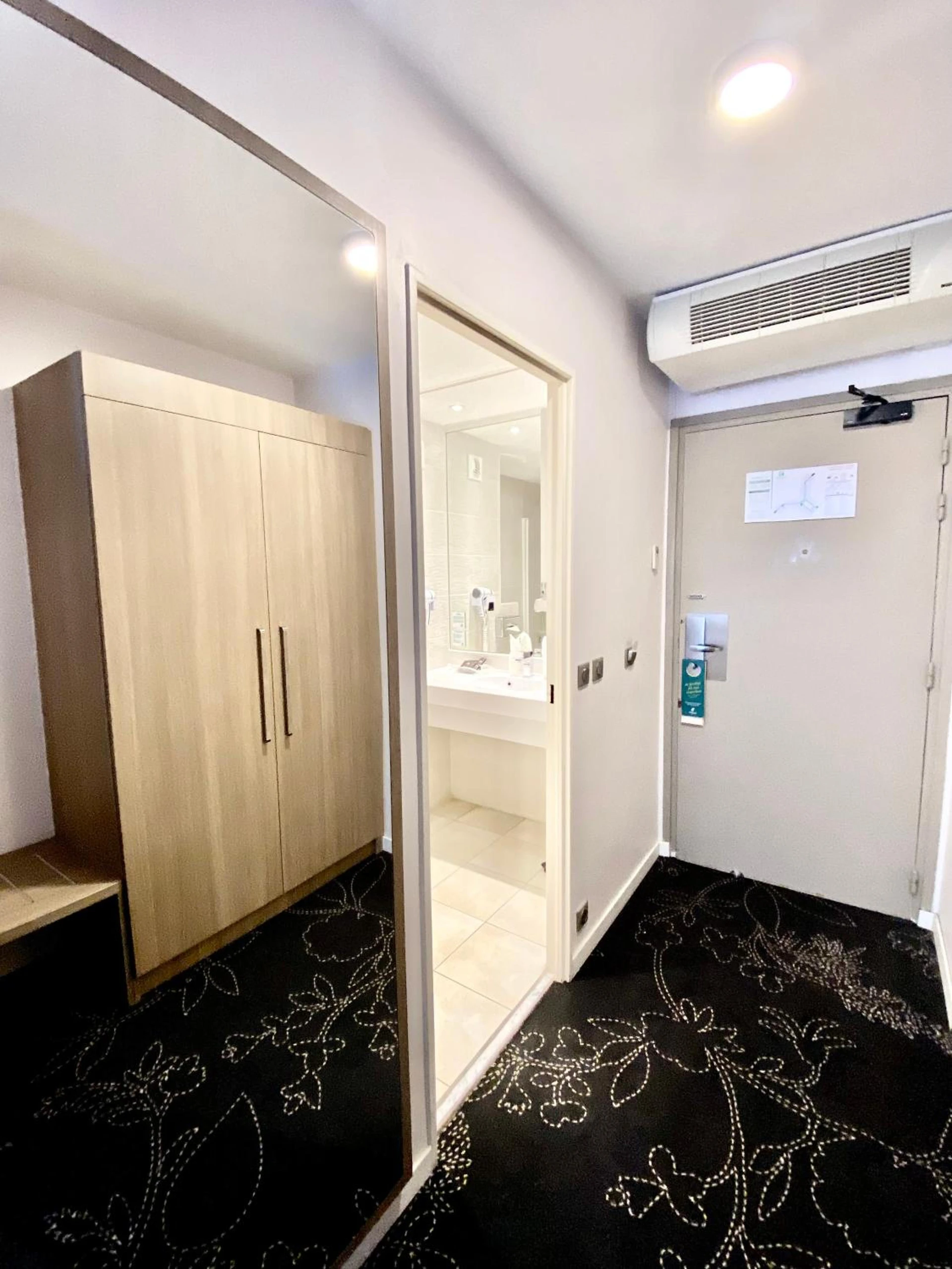 Chambre disponible pour un séminaire d'entreprise à Holiday Inn Calais Coquelles by IHG - Coquelles