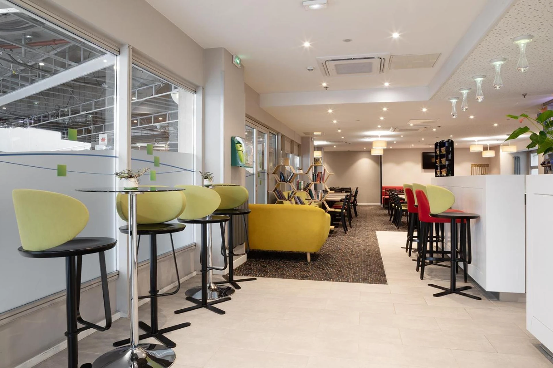 Ambiance de travail pour séminaire d'entreprise à Holiday Inn Express Amiens by IHG - Amiens