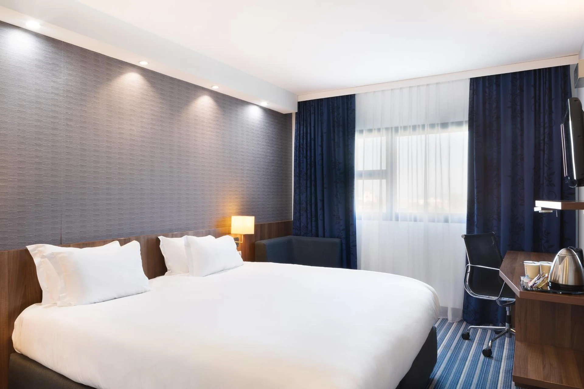 Chambre disponible pour un séminaire d'entreprise à Holiday Inn Express - Marseille Airport by IHG - Vitrolles