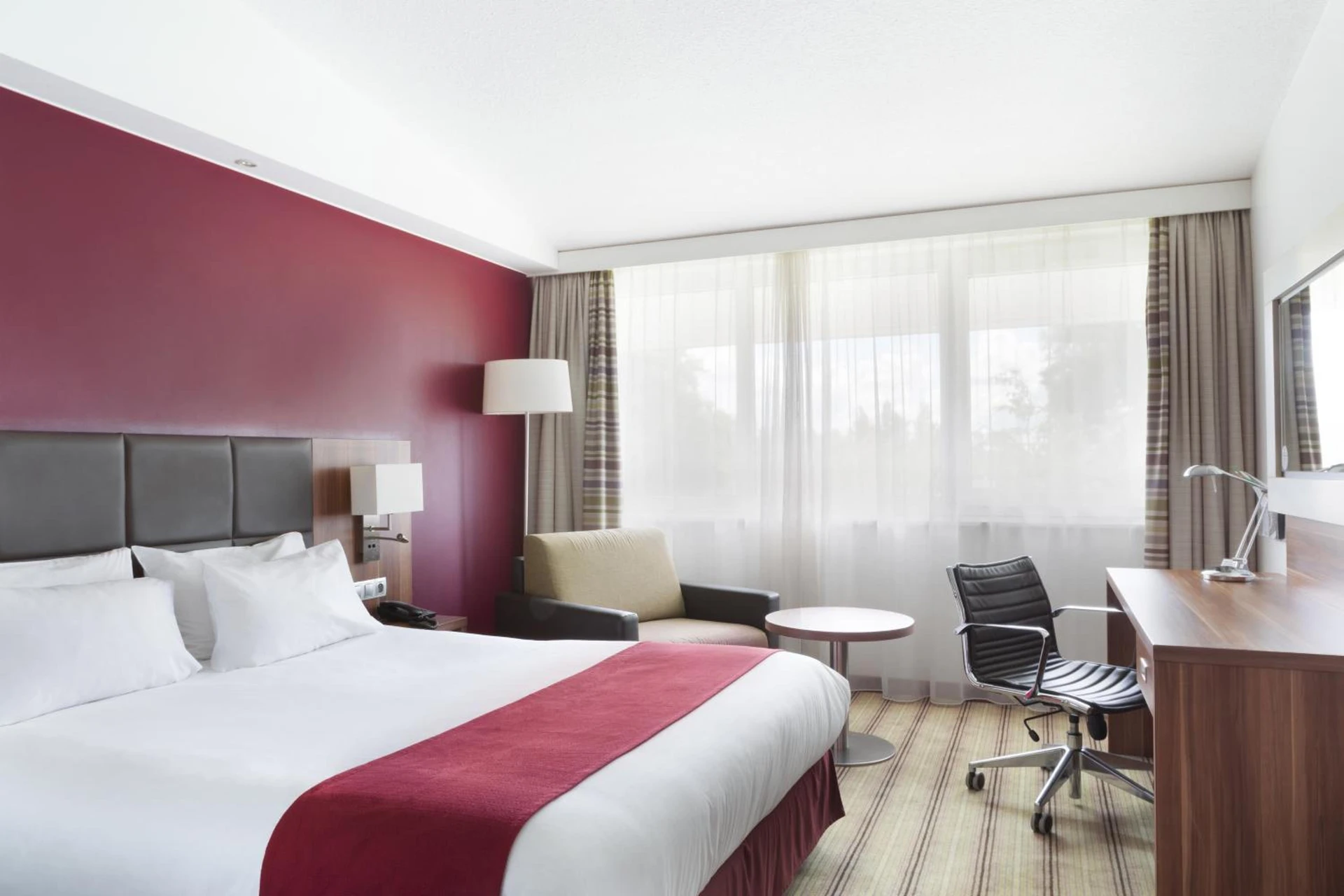 Organiser un séminaire d'entreprise : Holiday Inn Lille Ouest Englos by IHG à englos