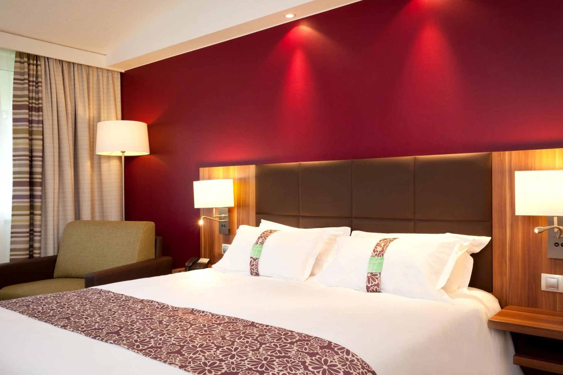 Organiser un séminaire d'entreprise : Holiday Inn Lille Ouest Englos by IHG à englos