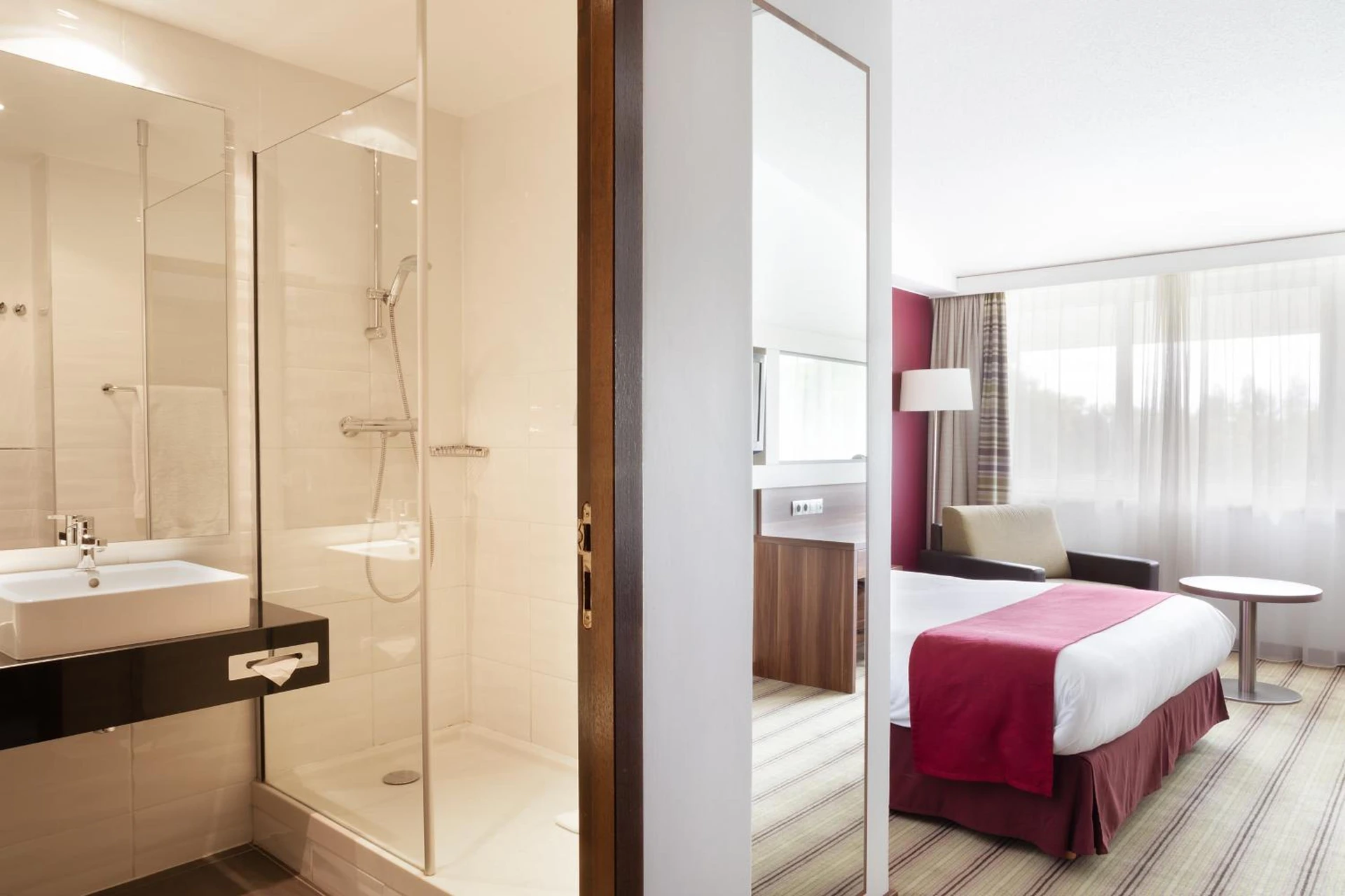 Organiser un séminaire d'entreprise : Holiday Inn Lille Ouest Englos by IHG à englos