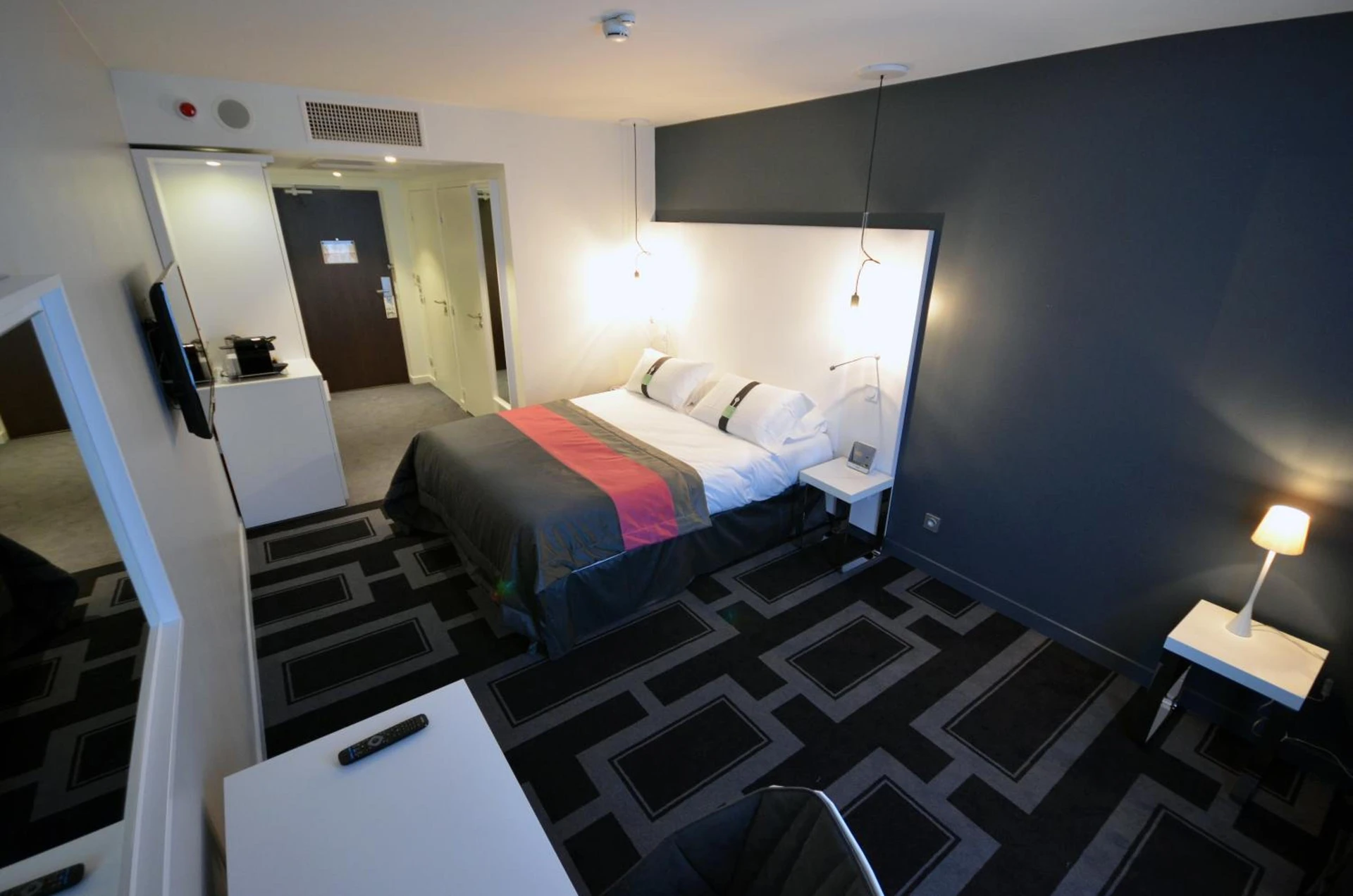Magnifique chambre pour un séminaire d'entreprise à Holiday Inn Dijon Toison D'or by IHG - Dijon