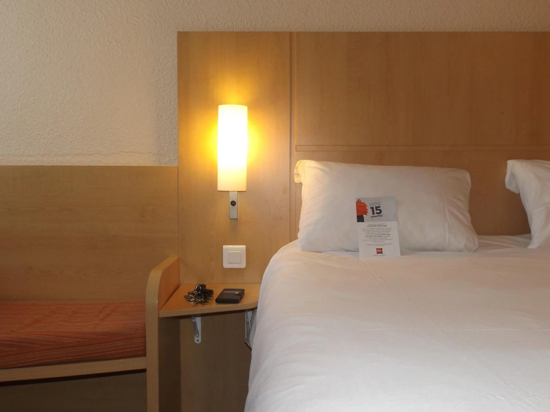 Magnifique chambre pour un séminaire d'entreprise à ibis Abbeville - Abbeville