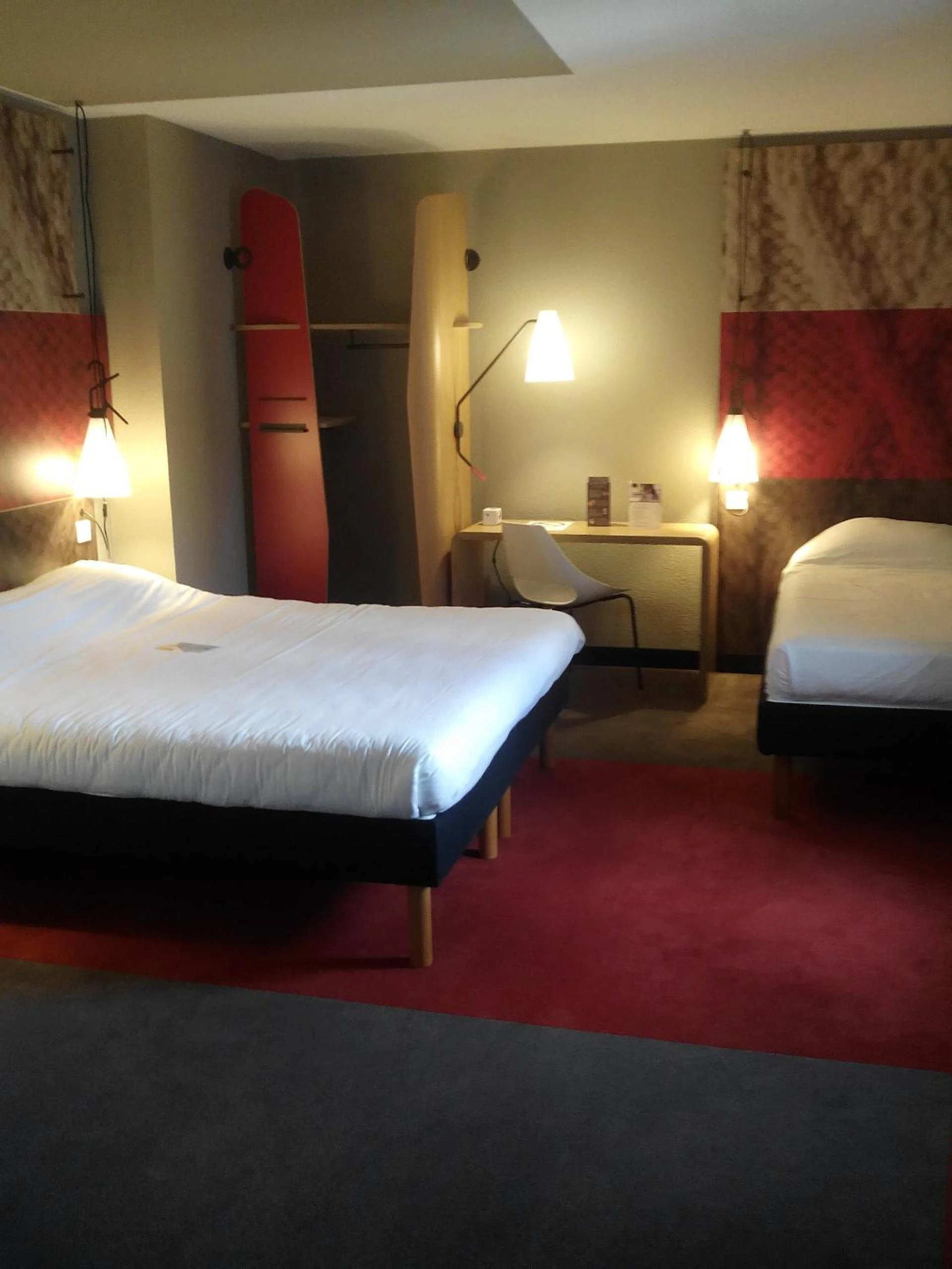 Chambre disponible pour un séminaire d'entreprise à Ibis Aéroport Bâle Mulhouse - Saint-Louis