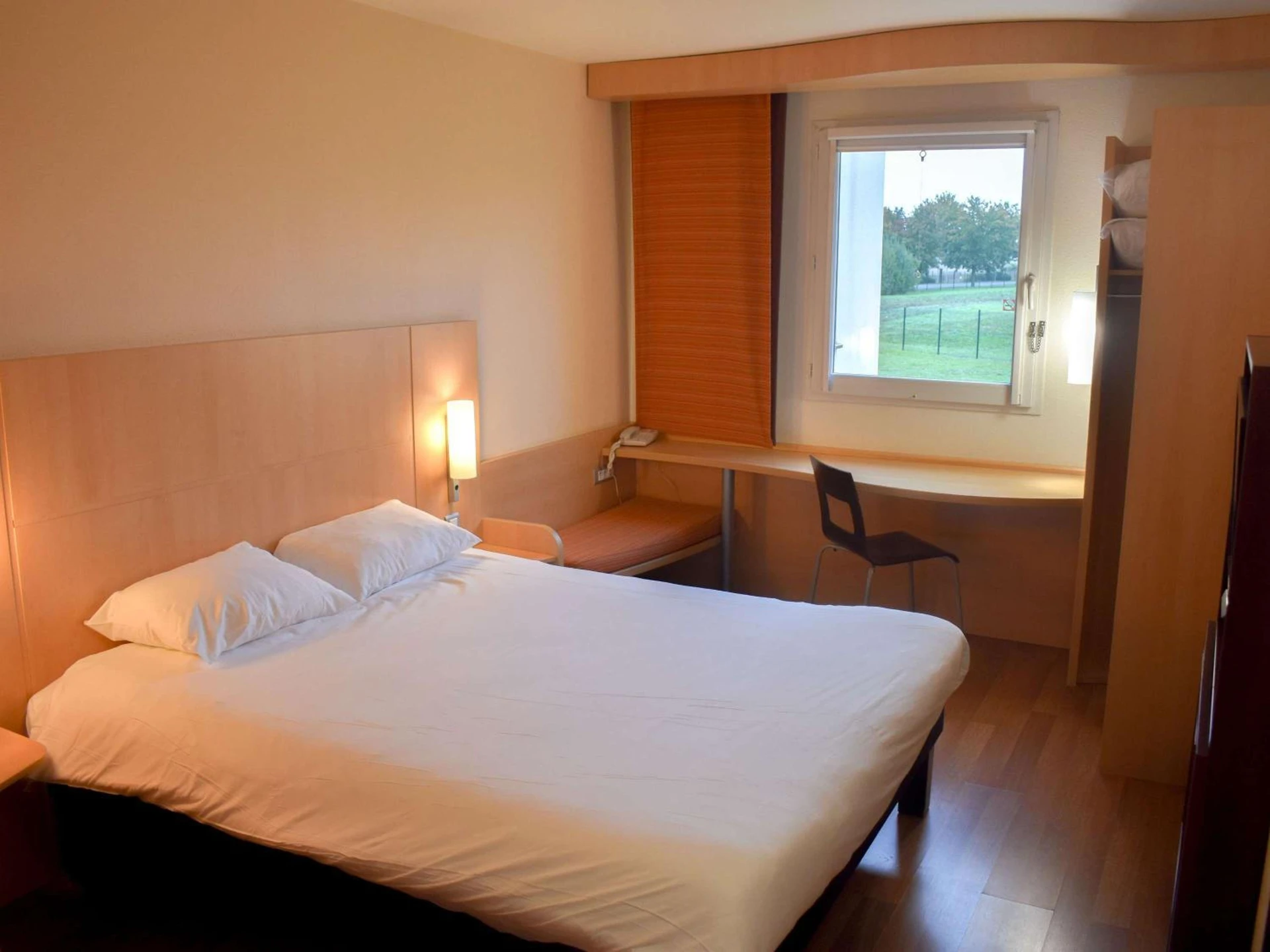 Chambre disponible pour un séminaire d'entreprise à ibis Albert Pays de Somme - Albert