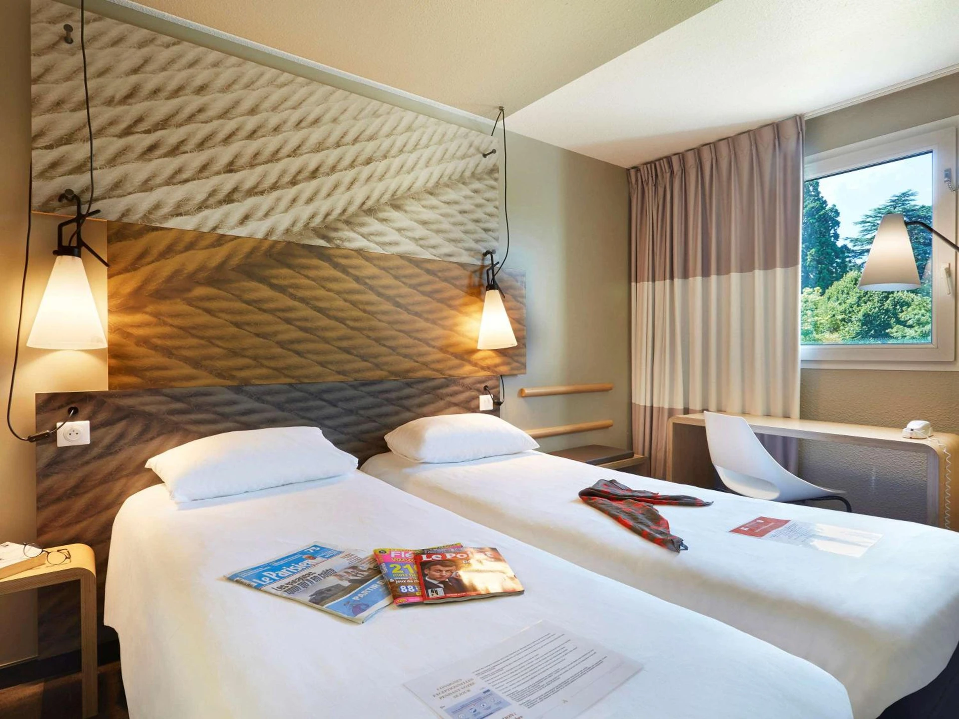 Magnifique chambre pour un séminaire d'entreprise à ibis Archamps Porte de Genève - Archamps