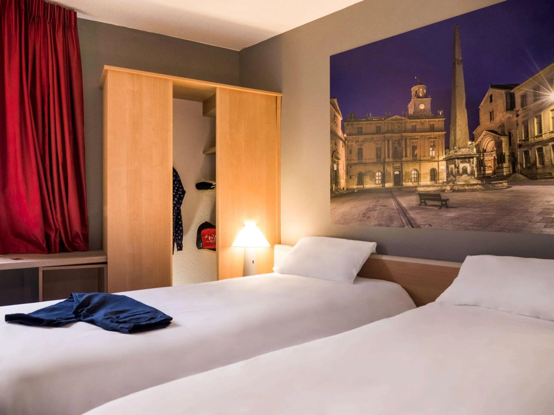 Chambre disponible pour un séminaire d'entreprise à ibis Arles - Arles