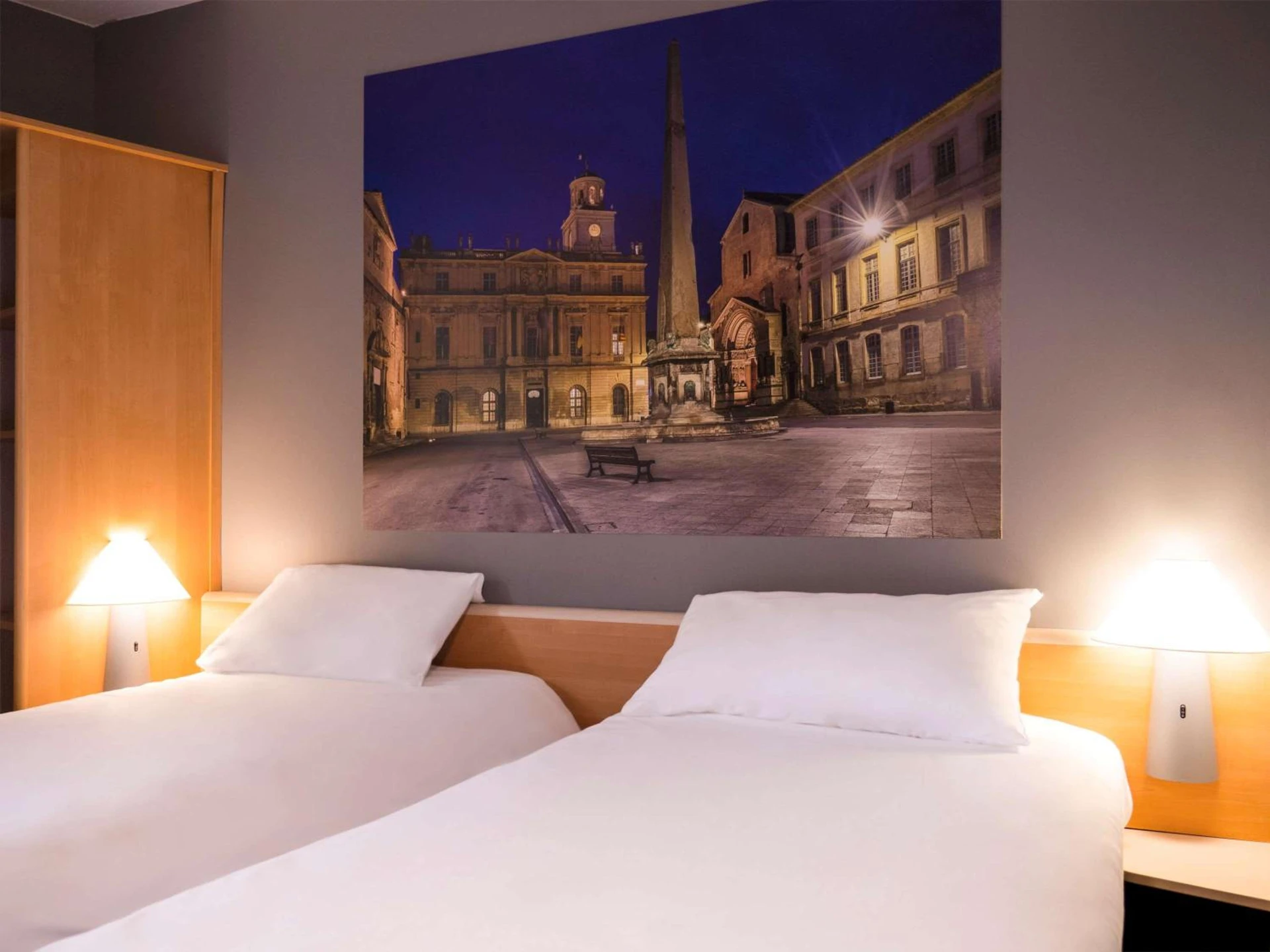 Chambre disponible pour un séminaire d'entreprise à ibis Arles - Arles
