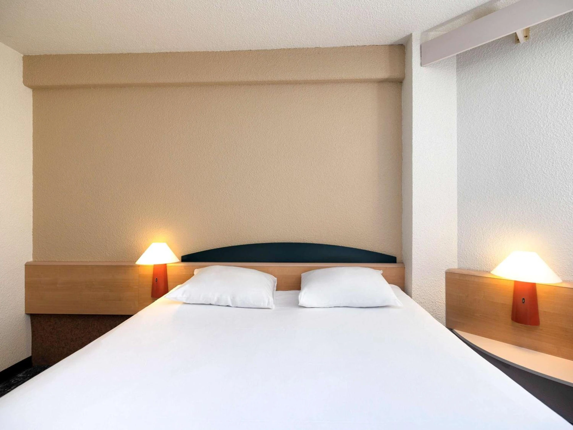 Chambre disponible pour un séminaire d'entreprise à Hotel ibis Autun - Autun