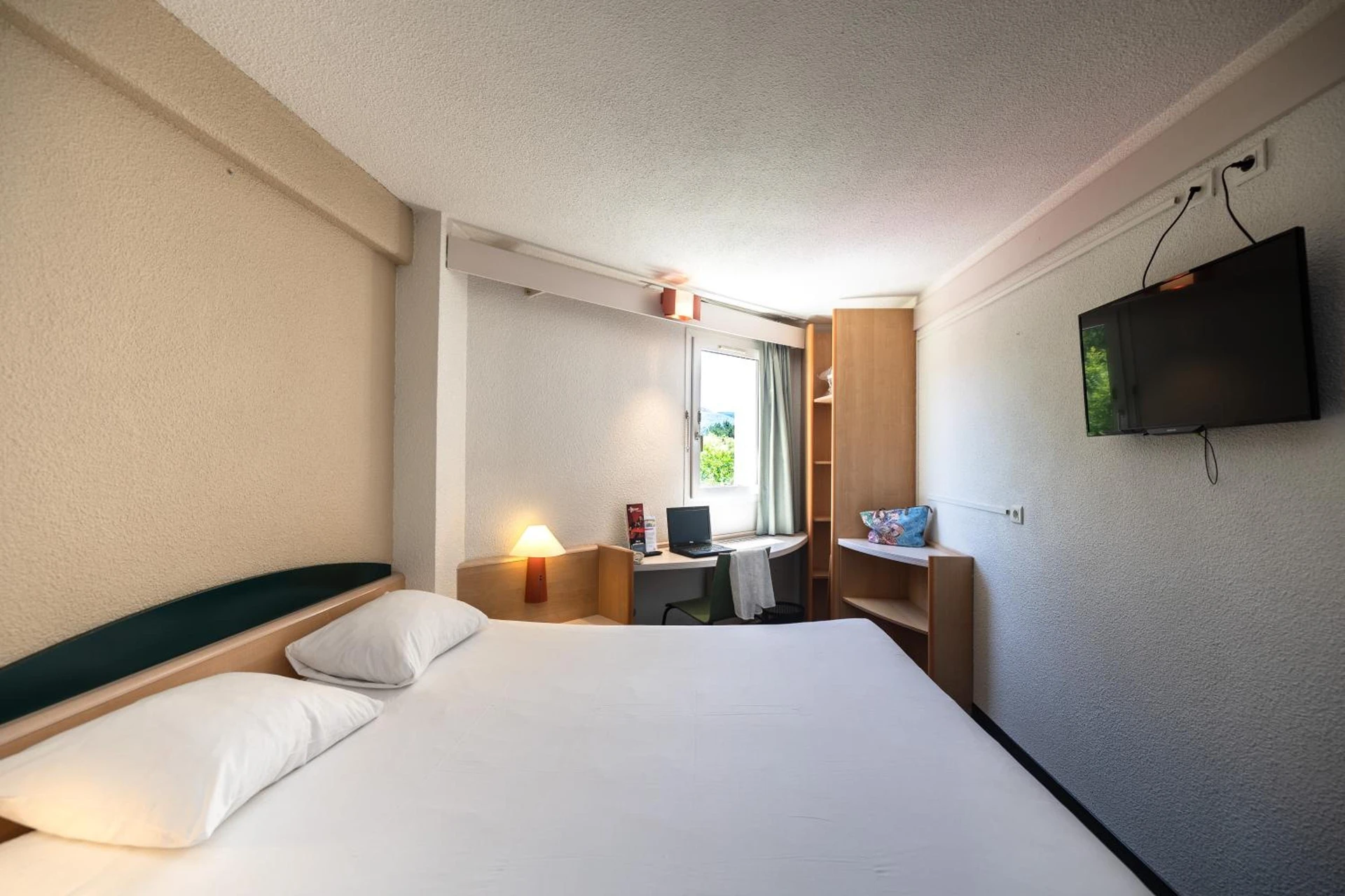 Magnifique chambre pour un séminaire d'entreprise à Hotel ibis Autun - Autun