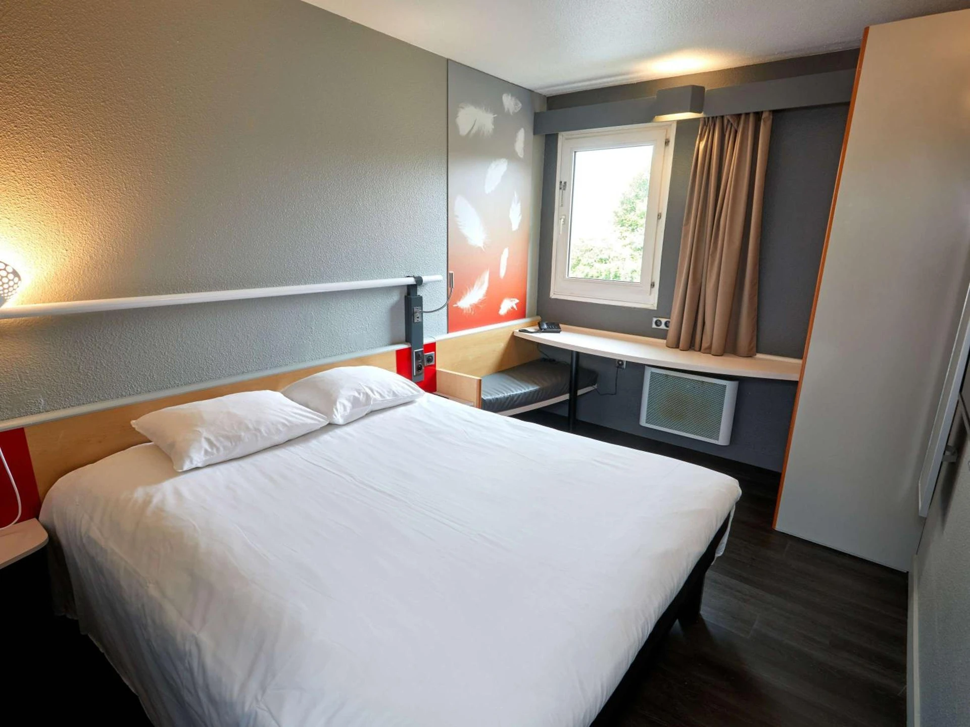 Chambre disponible pour un séminaire d'entreprise à ibis Auxerre Sud - Venoy