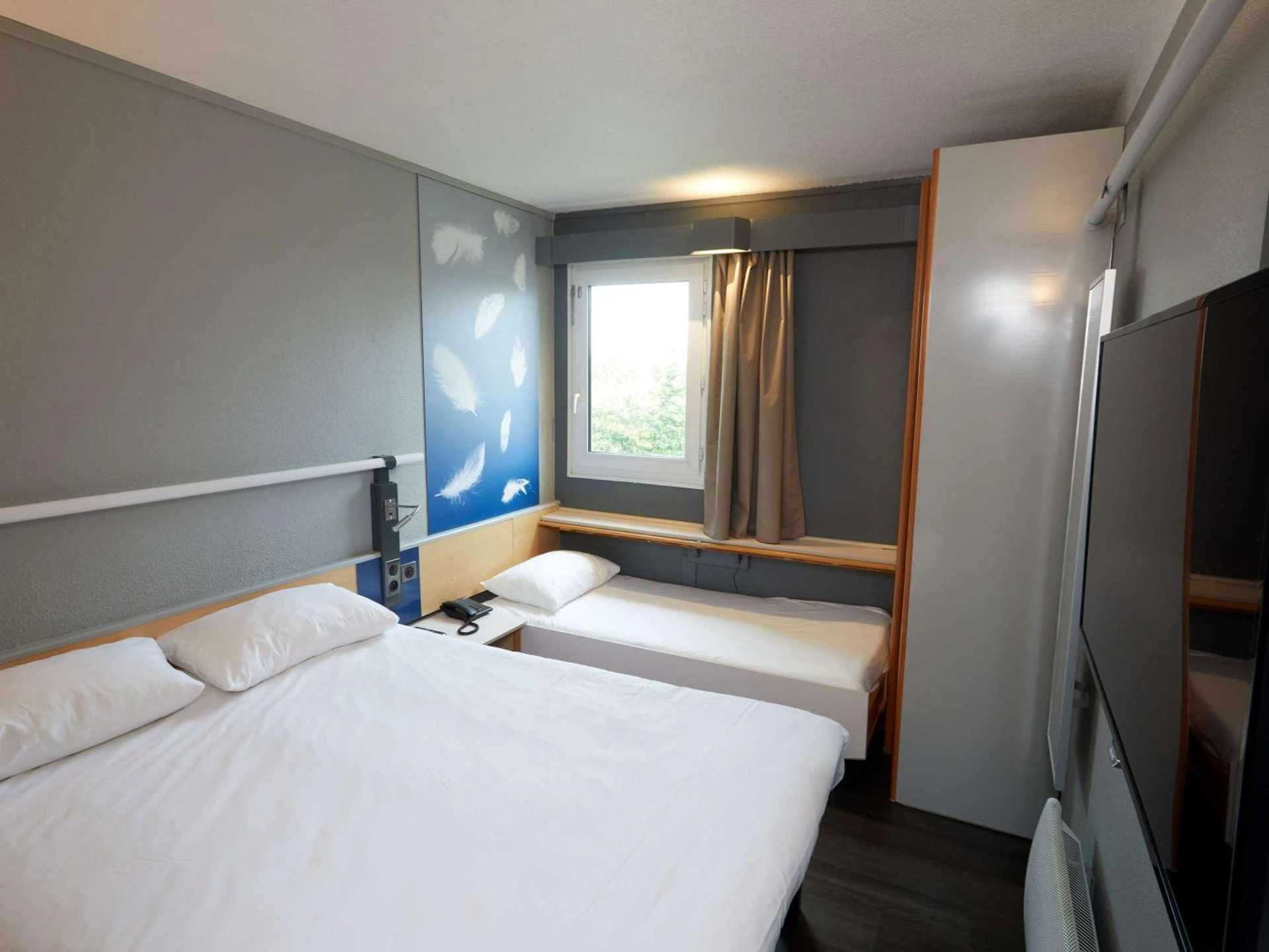 Magnifique chambre pour un séminaire d'entreprise à ibis Auxerre Sud - Venoy