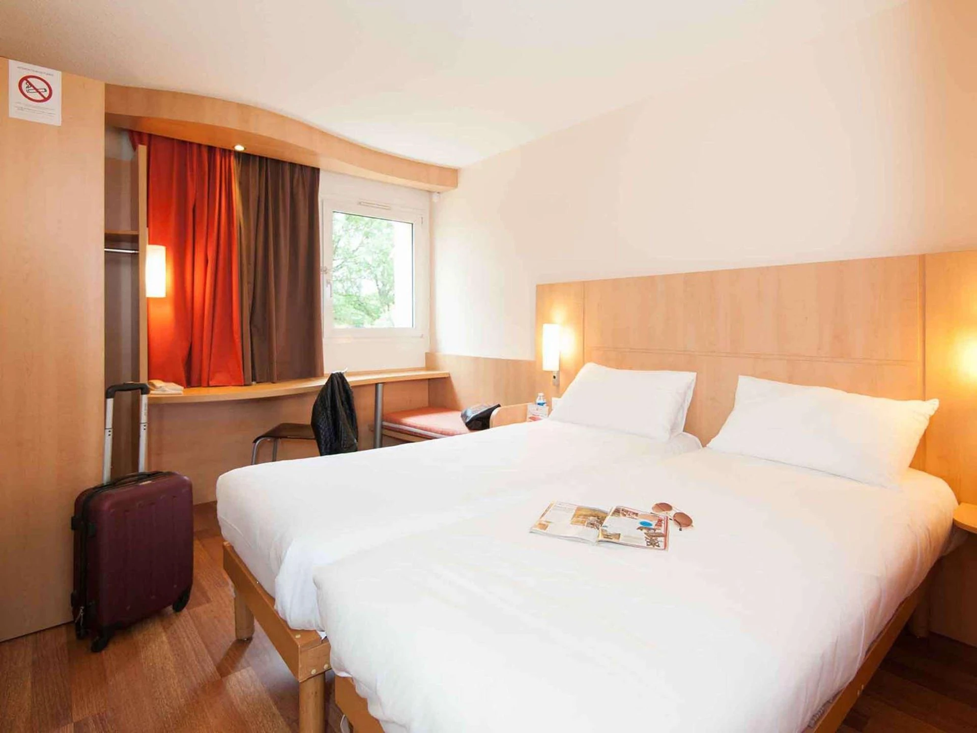 Chambre disponible pour un séminaire d'entreprise à ibis Avallon - Magny