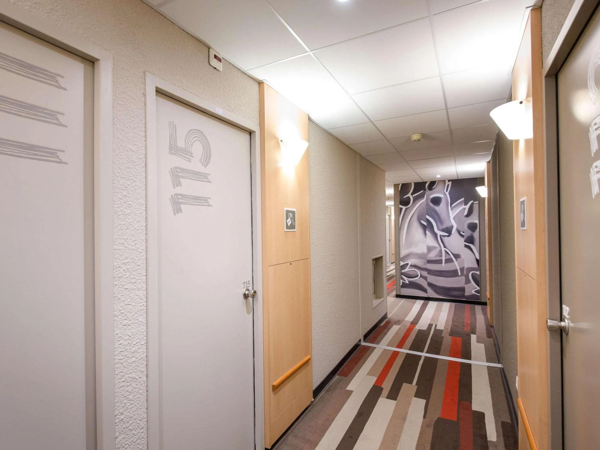 Chambre disponible pour un séminaire d'entreprise à ibis Brignoles Provence Verte - Brignoles