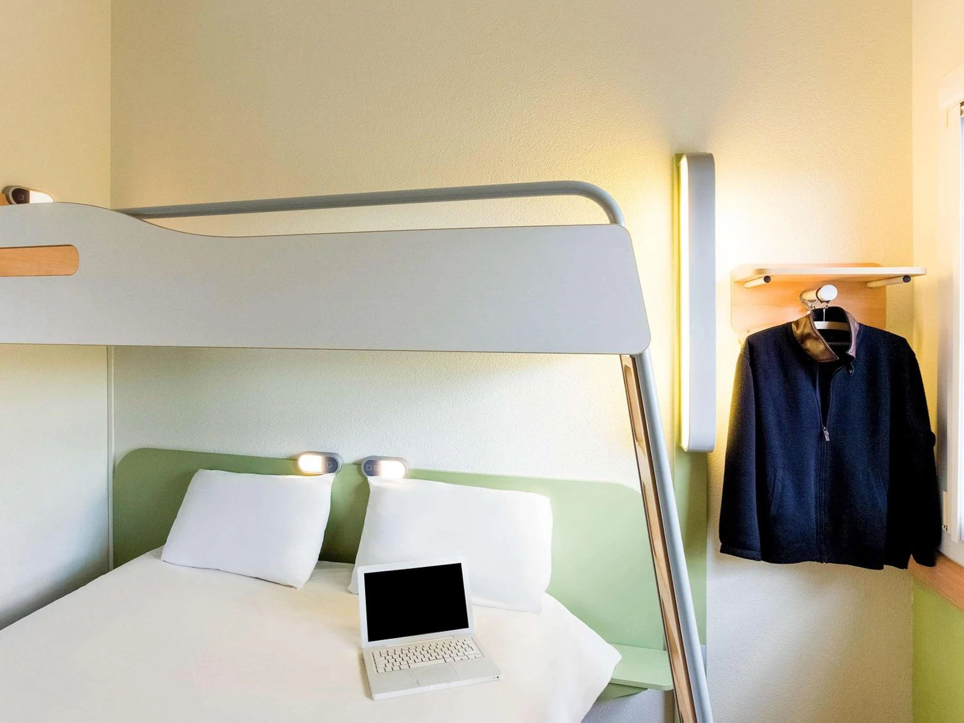 Chambre disponible pour un séminaire d'entreprise à ibis budget Amberieu en Bugey/Chateau Gaillard A42 - Château-Gaillard
