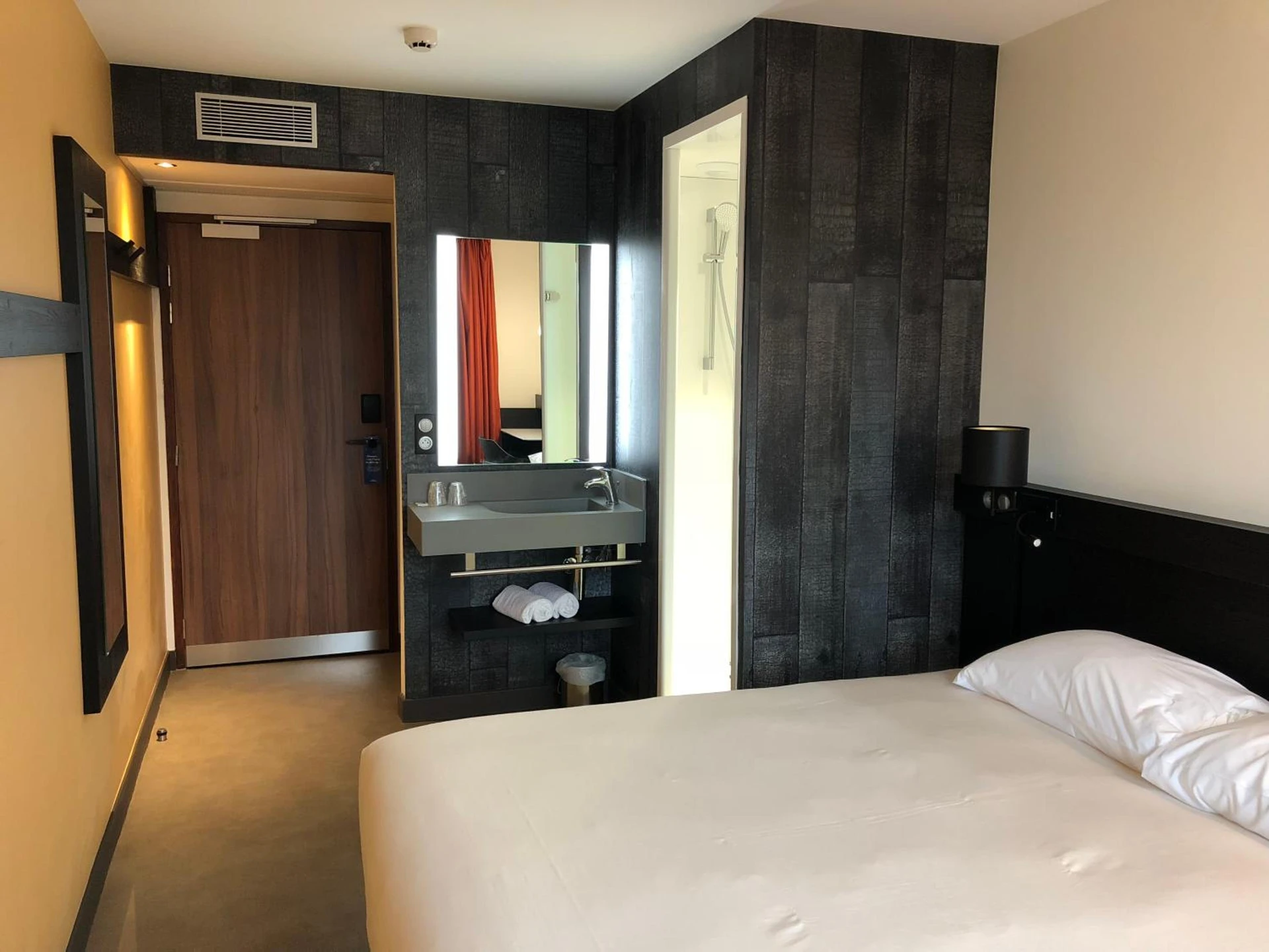 Chambre disponible pour un séminaire d'entreprise à Ibis Budget Annecy sud-Poisy - Poisy