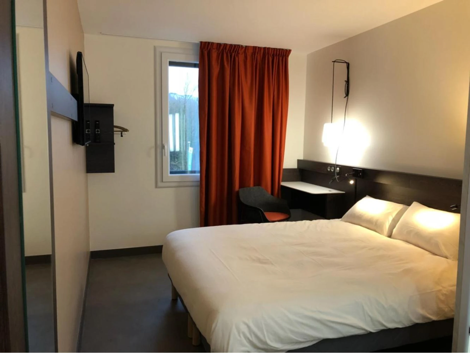 Magnifique chambre pour un séminaire d'entreprise à Ibis Budget Annecy sud-Poisy - Poisy