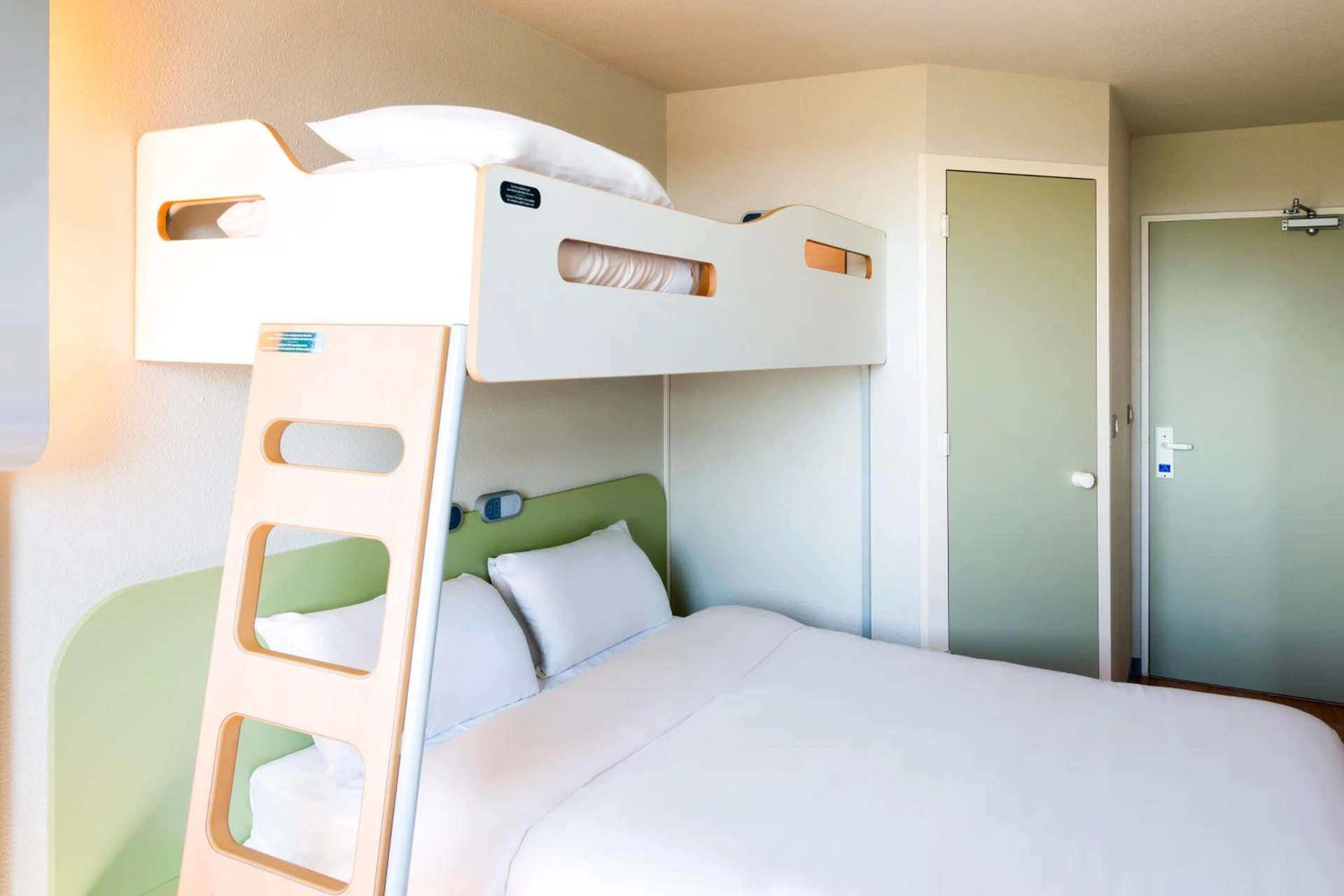 Chambre disponible pour un séminaire d'entreprise à Ibis Budget Clermont Ferrand - Le Brezet - Aeroport - Clermont-Ferrand