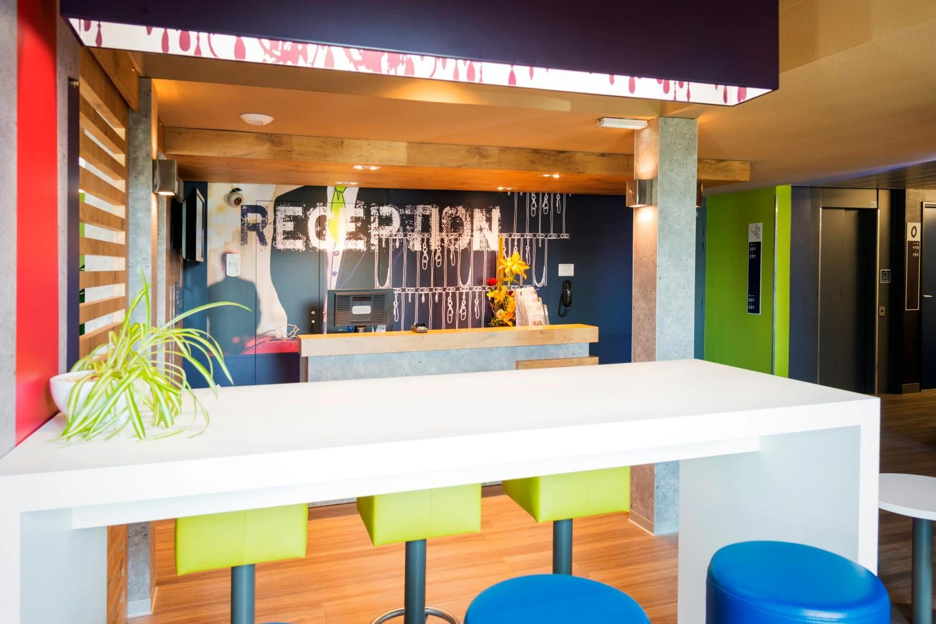 Lieu convivial pour un séminaire d'entreprise à ibis budget Granville - Granville - En savoir plus 