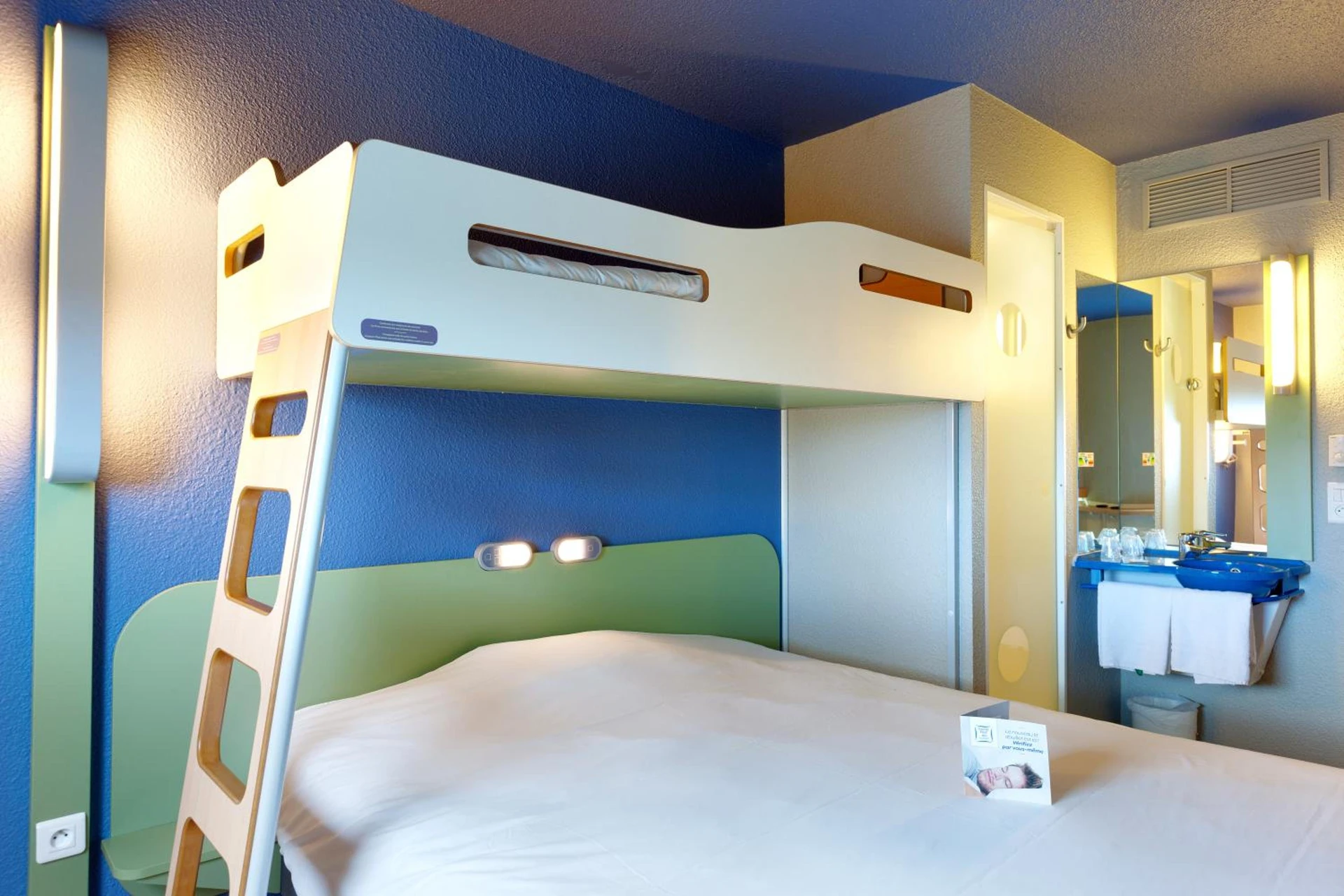 Chambre disponible pour un séminaire d'entreprise à ibis budget La Roche Sur Yon Vendespace - Mouilleron-le-Captif