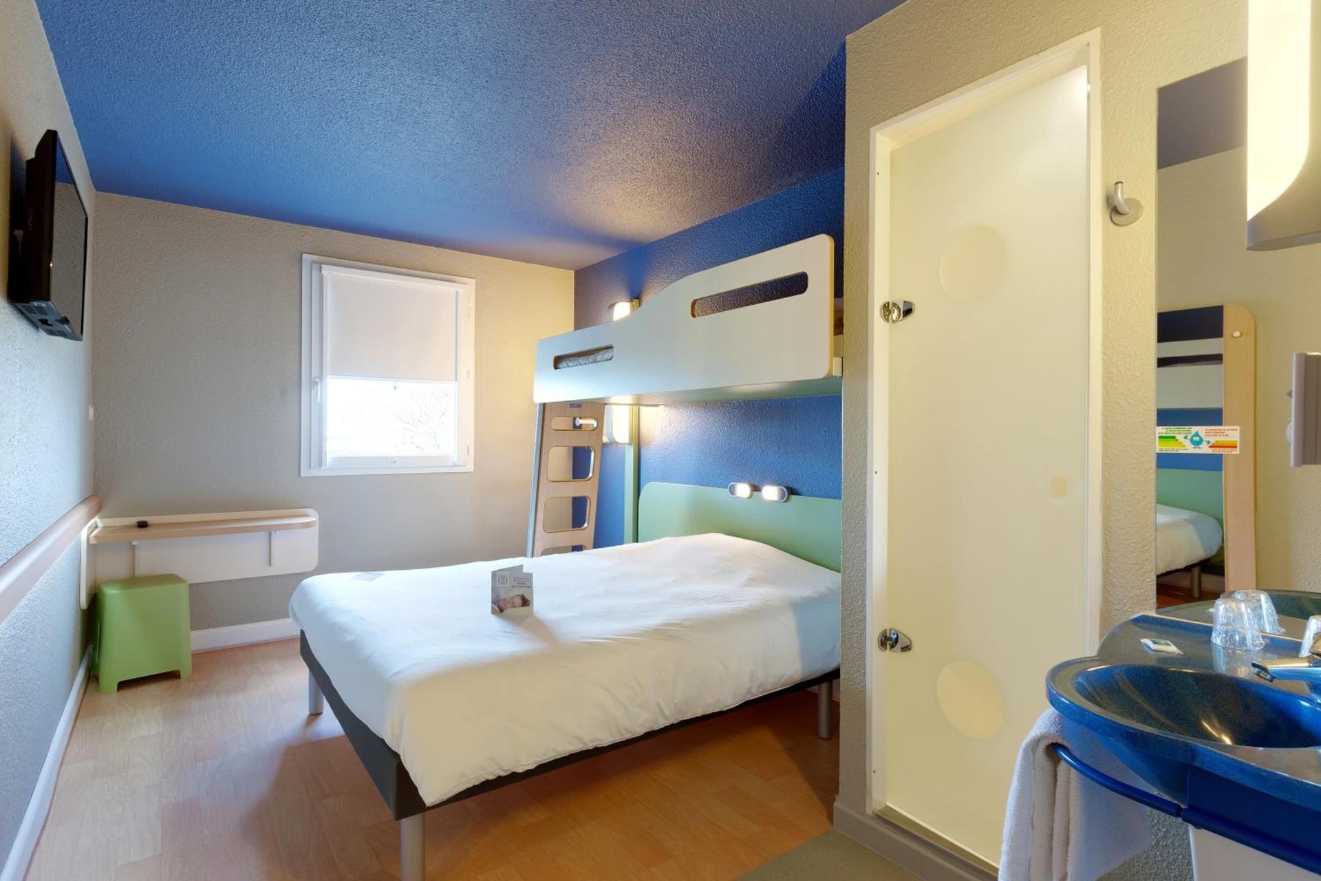 Magnifique chambre pour un séminaire d'entreprise à ibis budget La Roche Sur Yon Vendespace - Mouilleron-le-Captif
