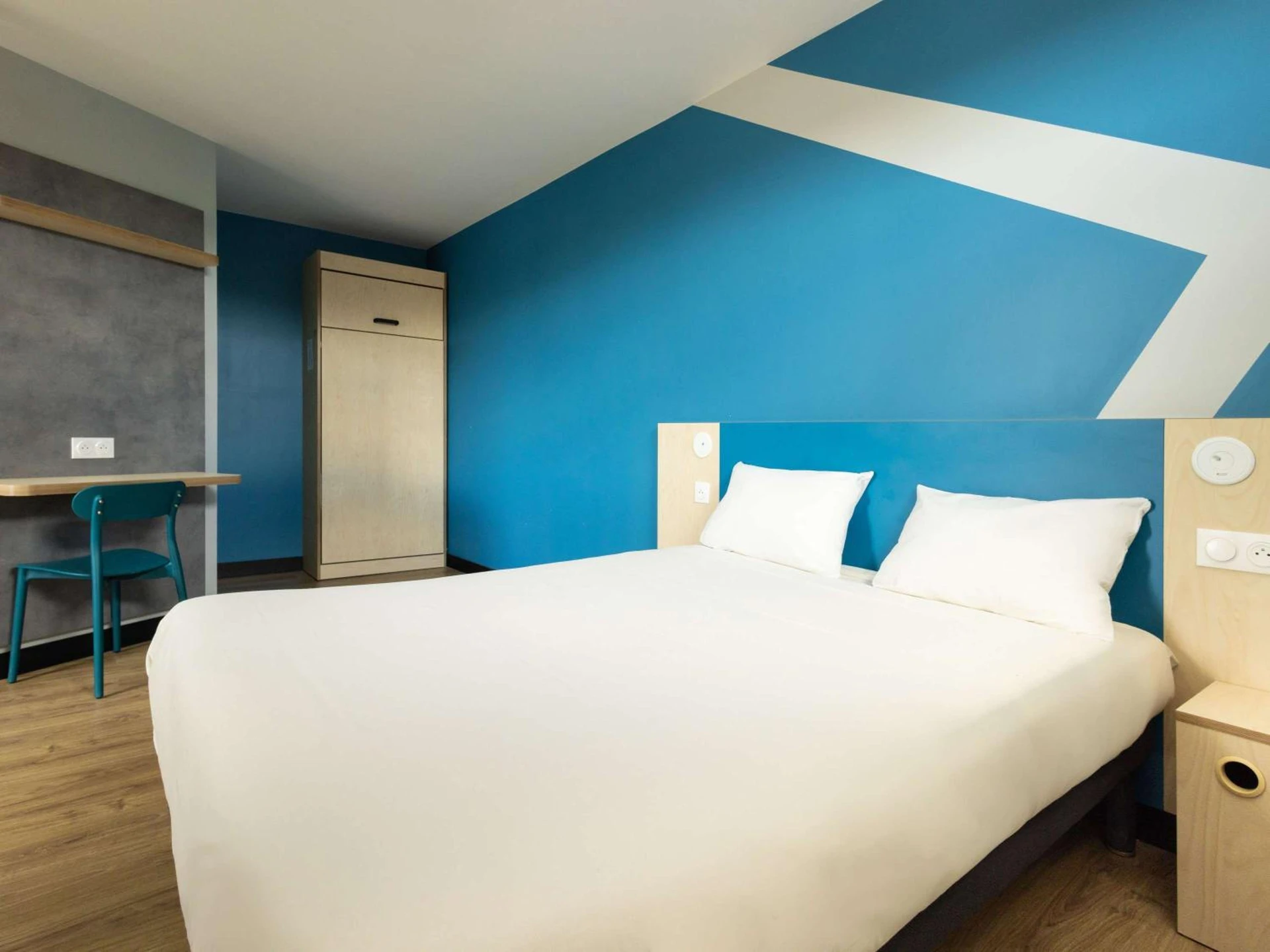 Magnifique chambre pour un séminaire d'entreprise à ibis budget Nanterre la Defense - Nanterre