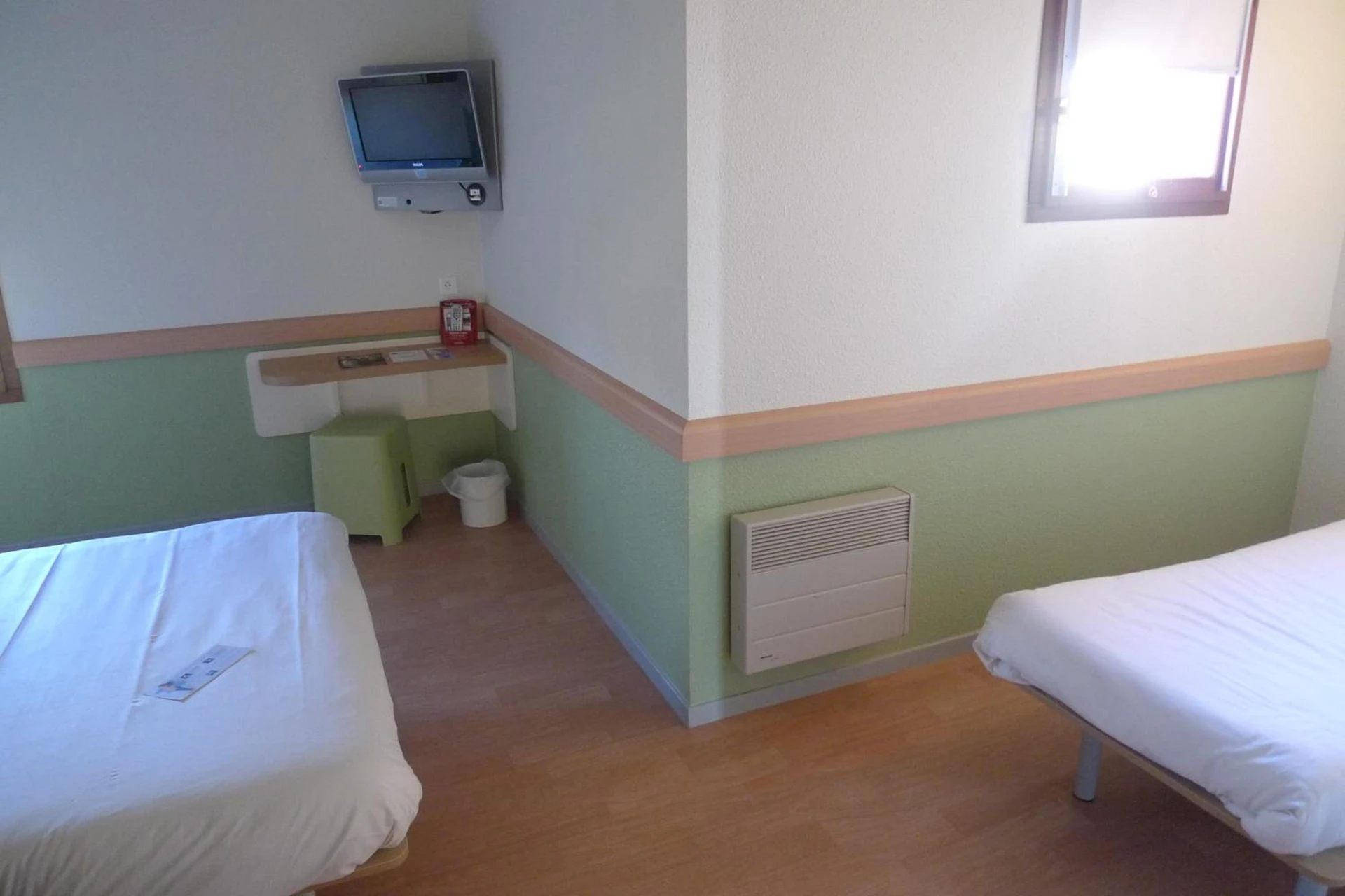 Chambre disponible pour un séminaire d'entreprise à ibis budget Narbonne Sud A9/A61 - Narbonne