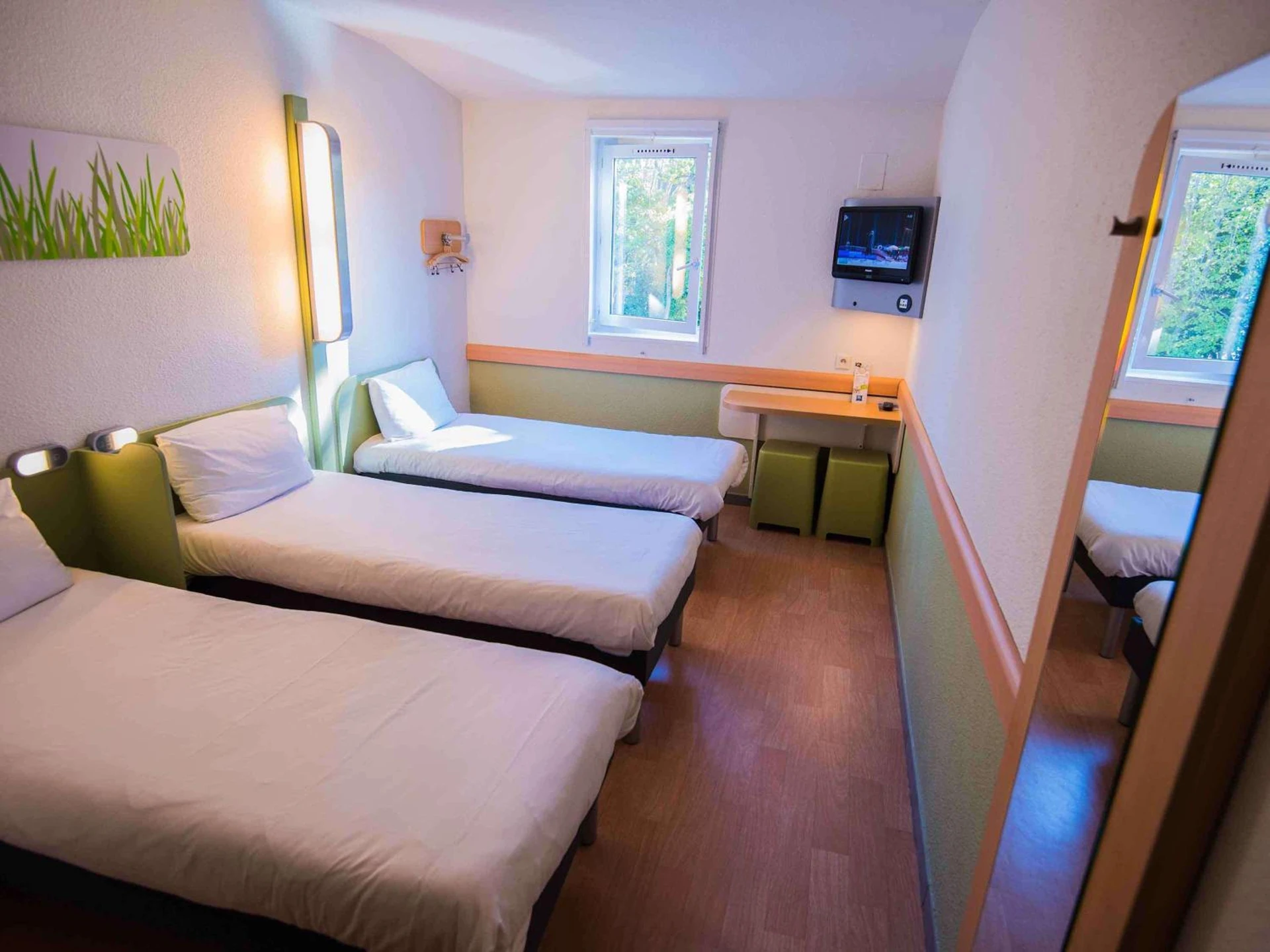 Magnifique chambre pour un séminaire d'entreprise à ibis budget Orange Centre - Orange