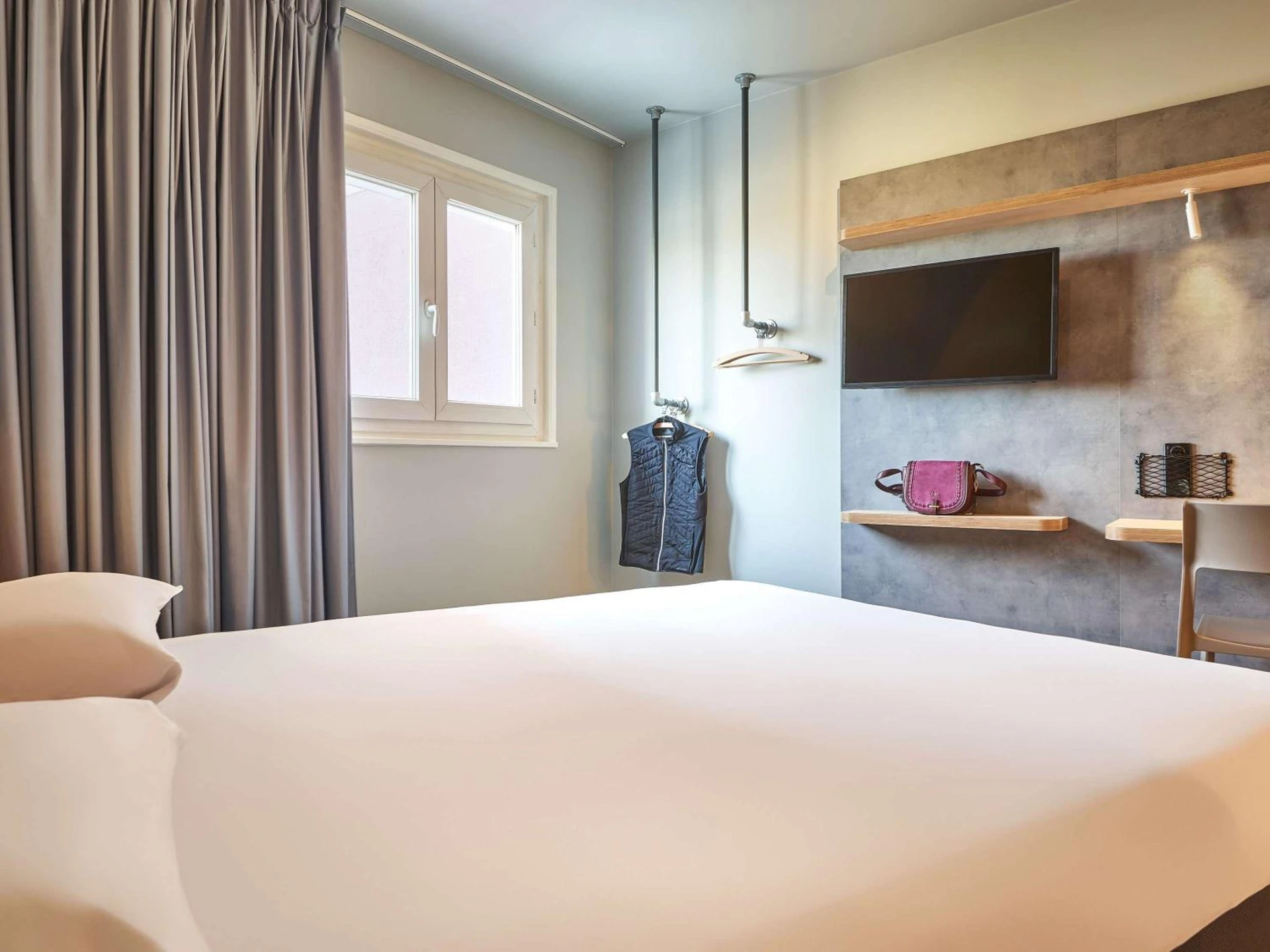 Magnifique chambre pour un séminaire d'entreprise à ibis budget Paris Porte d'Aubervilliers - Aubervilliers