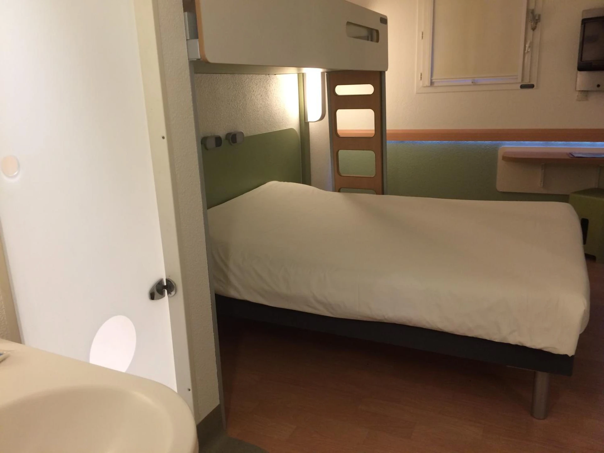 Chambre disponible pour un séminaire d'entreprise à ibis Budget Pau Est - Pau