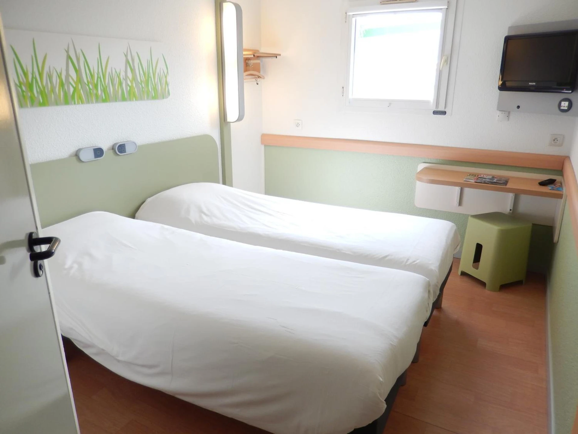 Chambre disponible pour un séminaire d'entreprise à ibis Budget Pau Est - Pau