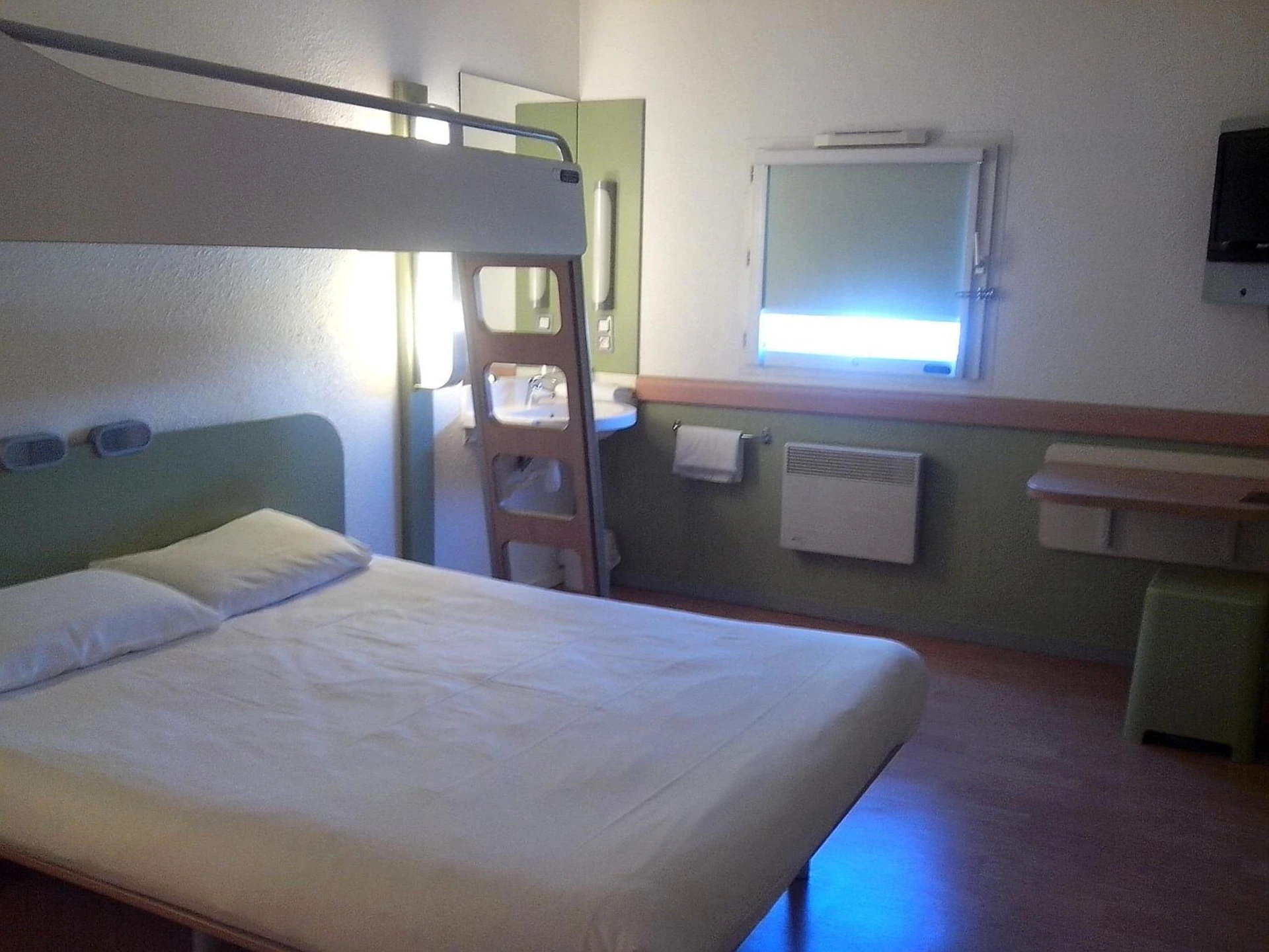 Magnifique chambre pour un séminaire d'entreprise à ibis budget Poitiers Sud - Poitiers