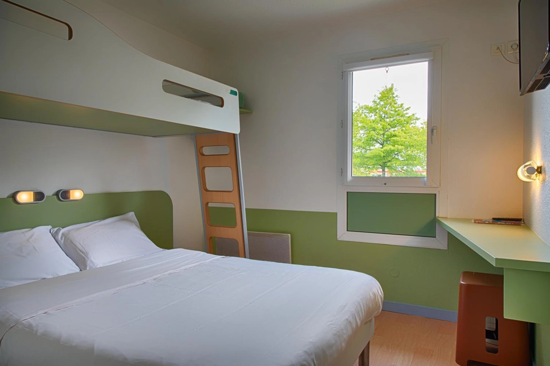 Magnifique chambre pour un séminaire d'entreprise à ibis budget Redon - Redon
