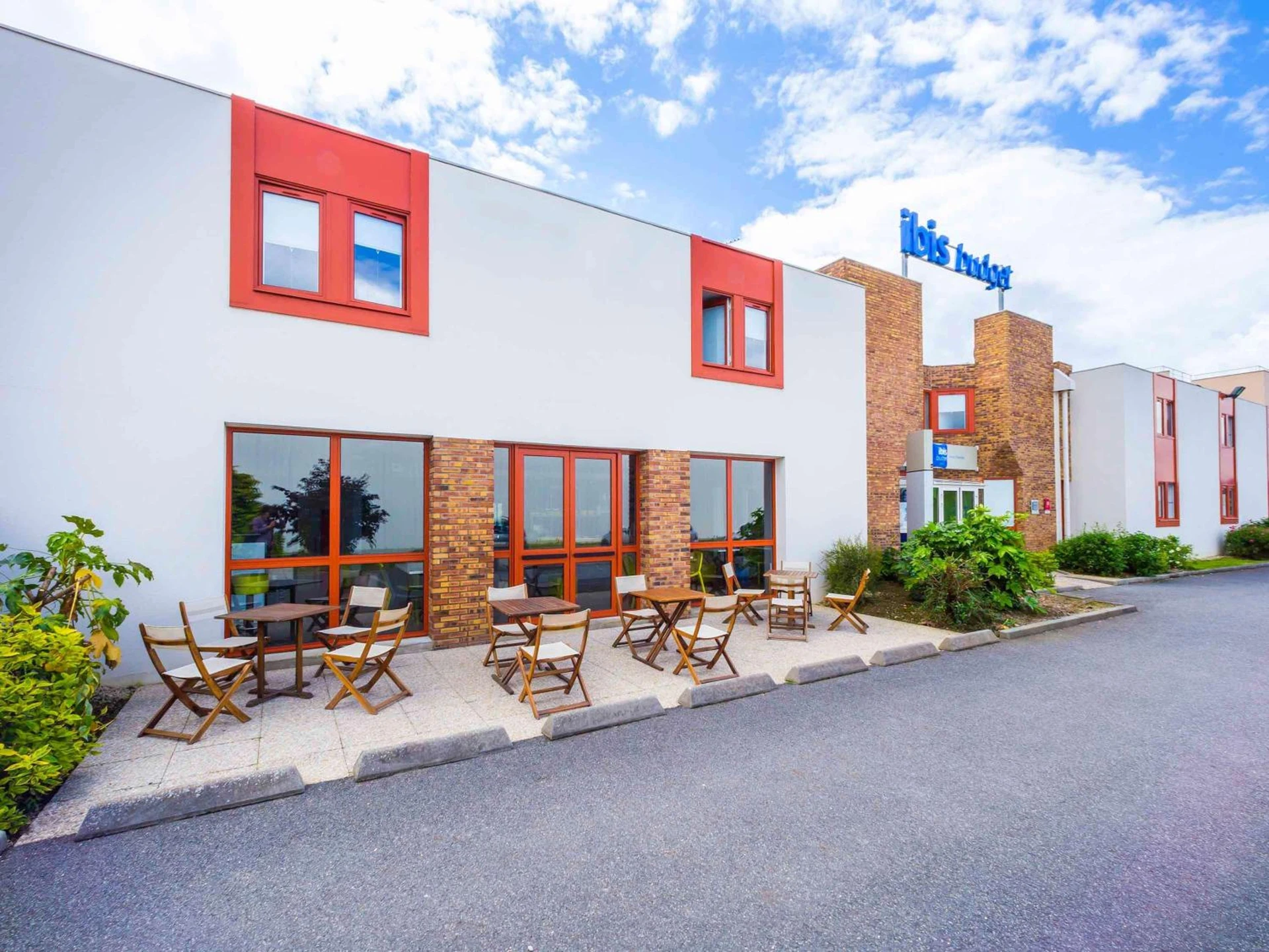Ambiance de travail pour séminaire d'entreprise à ibis budget Rennes Chantepie - Hôtel rénové - Chantepie