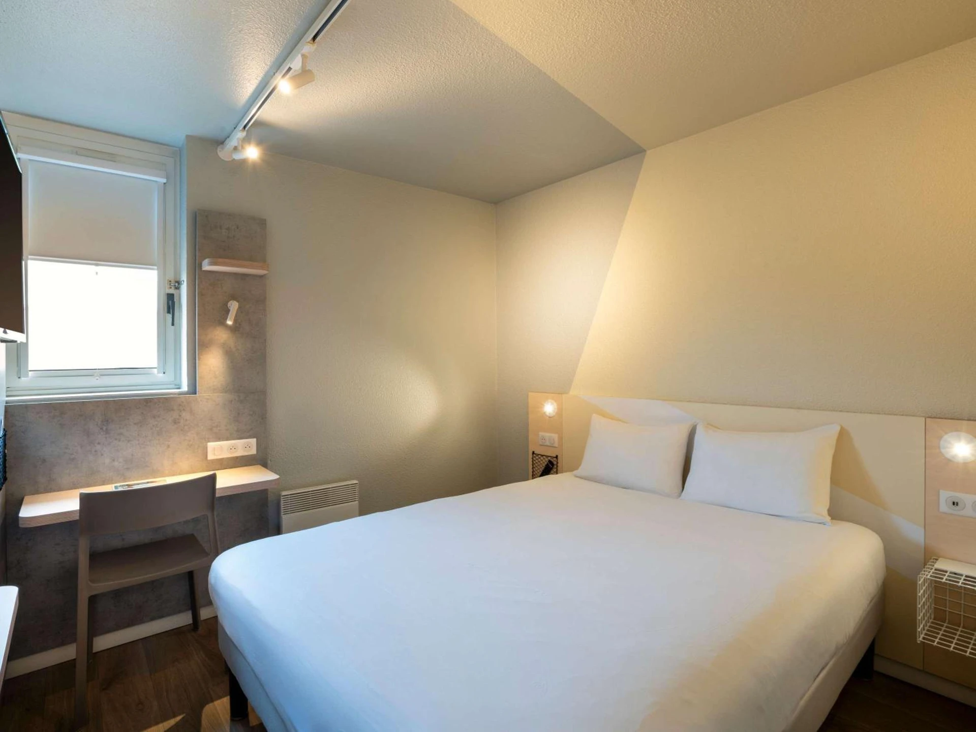 Chambre disponible pour un séminaire d'entreprise à ibis budget Rennes Chantepie - Hôtel rénové - Chantepie