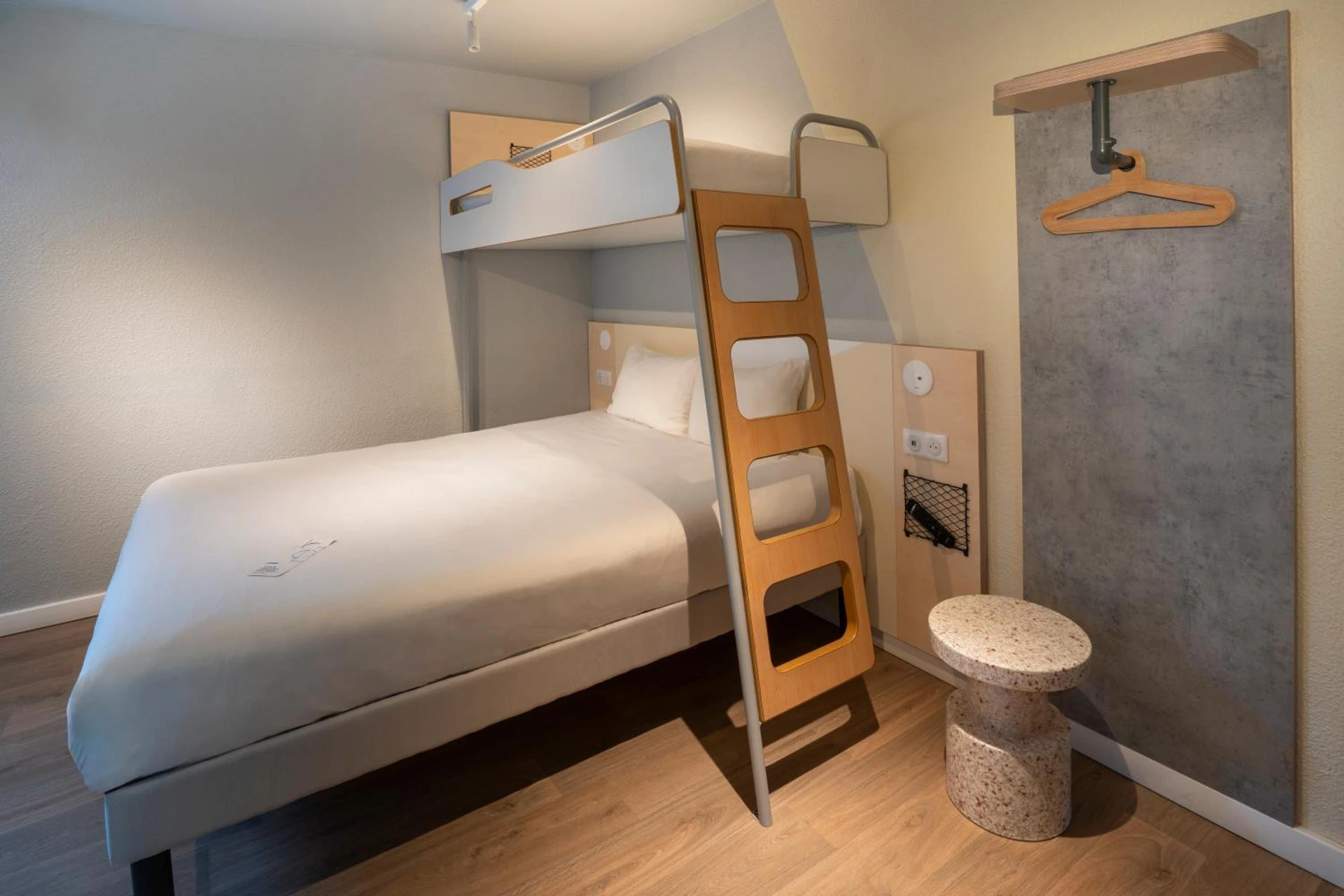 Chambre disponible pour un séminaire d'entreprise à ibis budget Rennes Chantepie - Hôtel rénové - Chantepie
