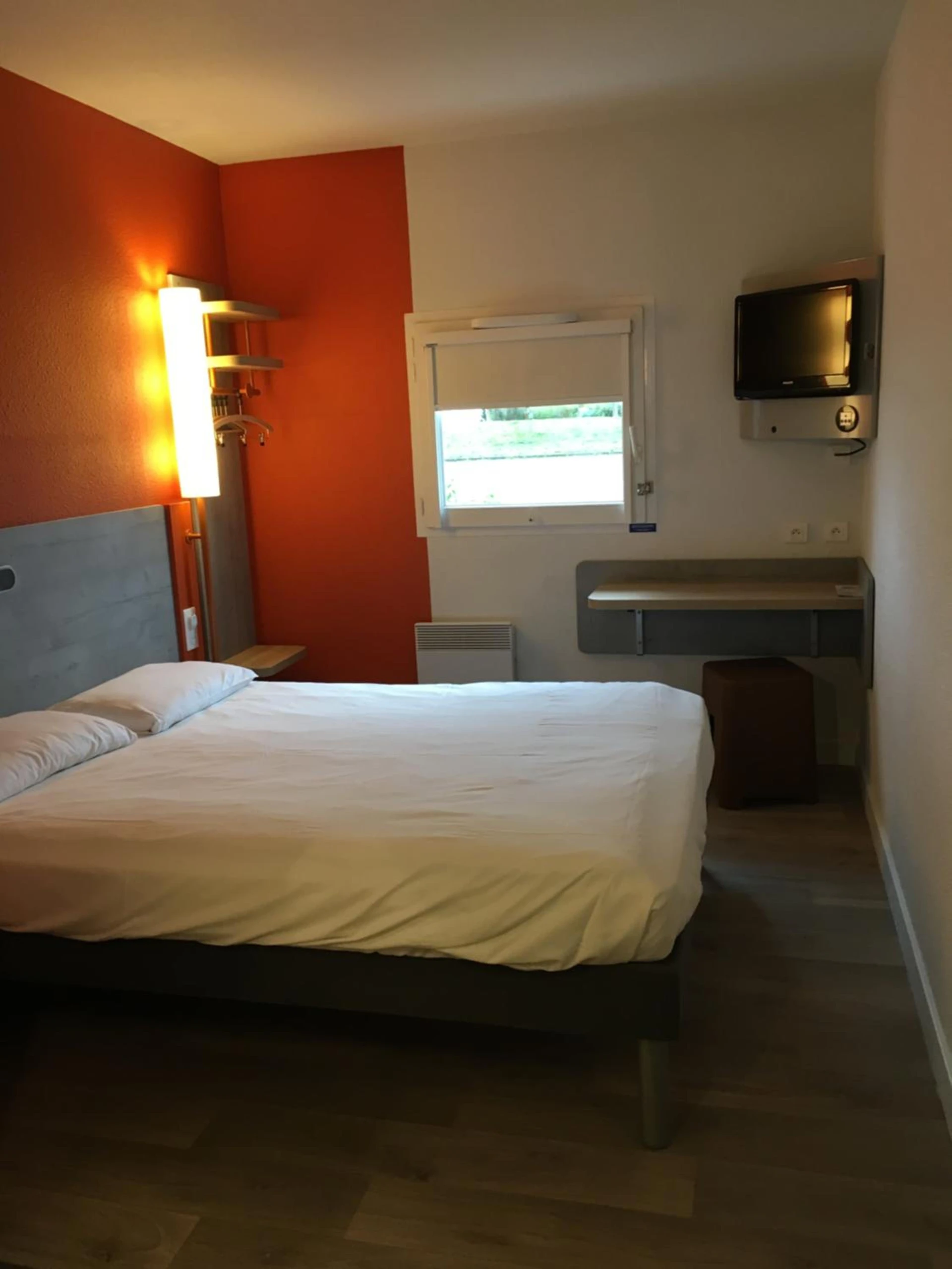 Magnifique chambre pour un séminaire d'entreprise à ibis budget Rochefort - Rochefort