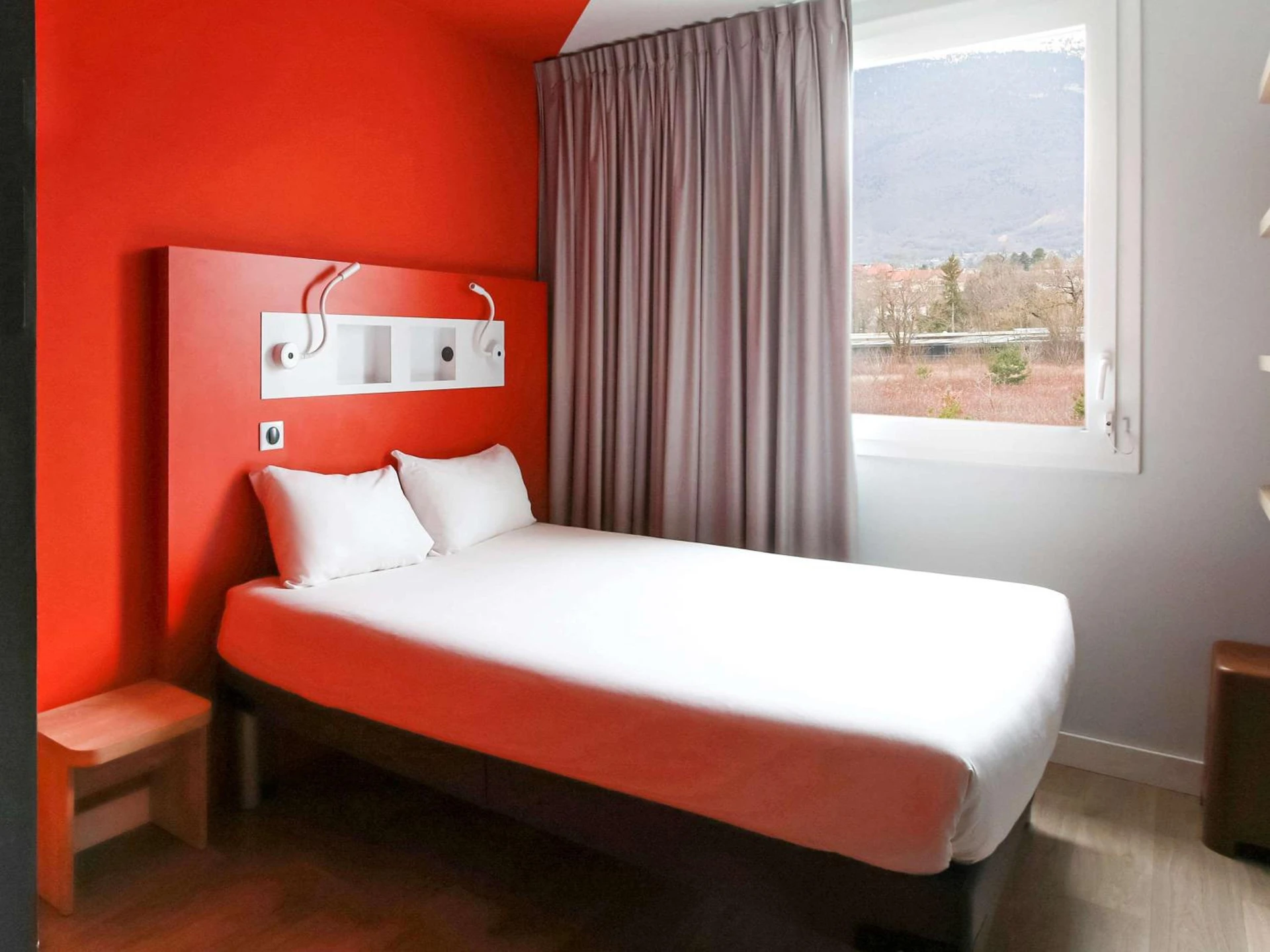 Chambre disponible pour un séminaire d'entreprise à ibis budget Geneve Saint Genis Pouilly - Saint-Genis-Pouilly