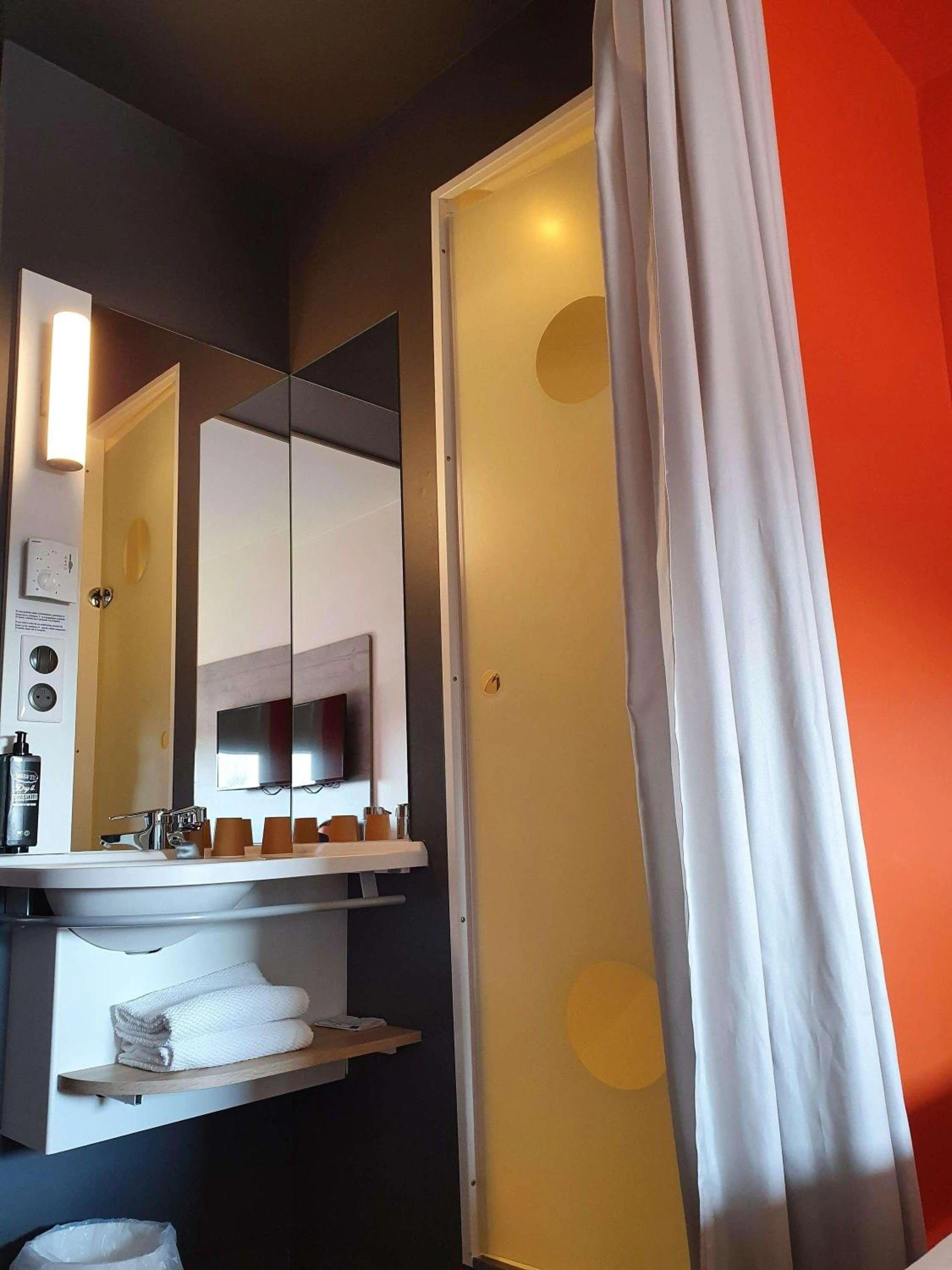 Chambre disponible pour un séminaire d'entreprise à ibis budget Saint Lô - Saint-Lô